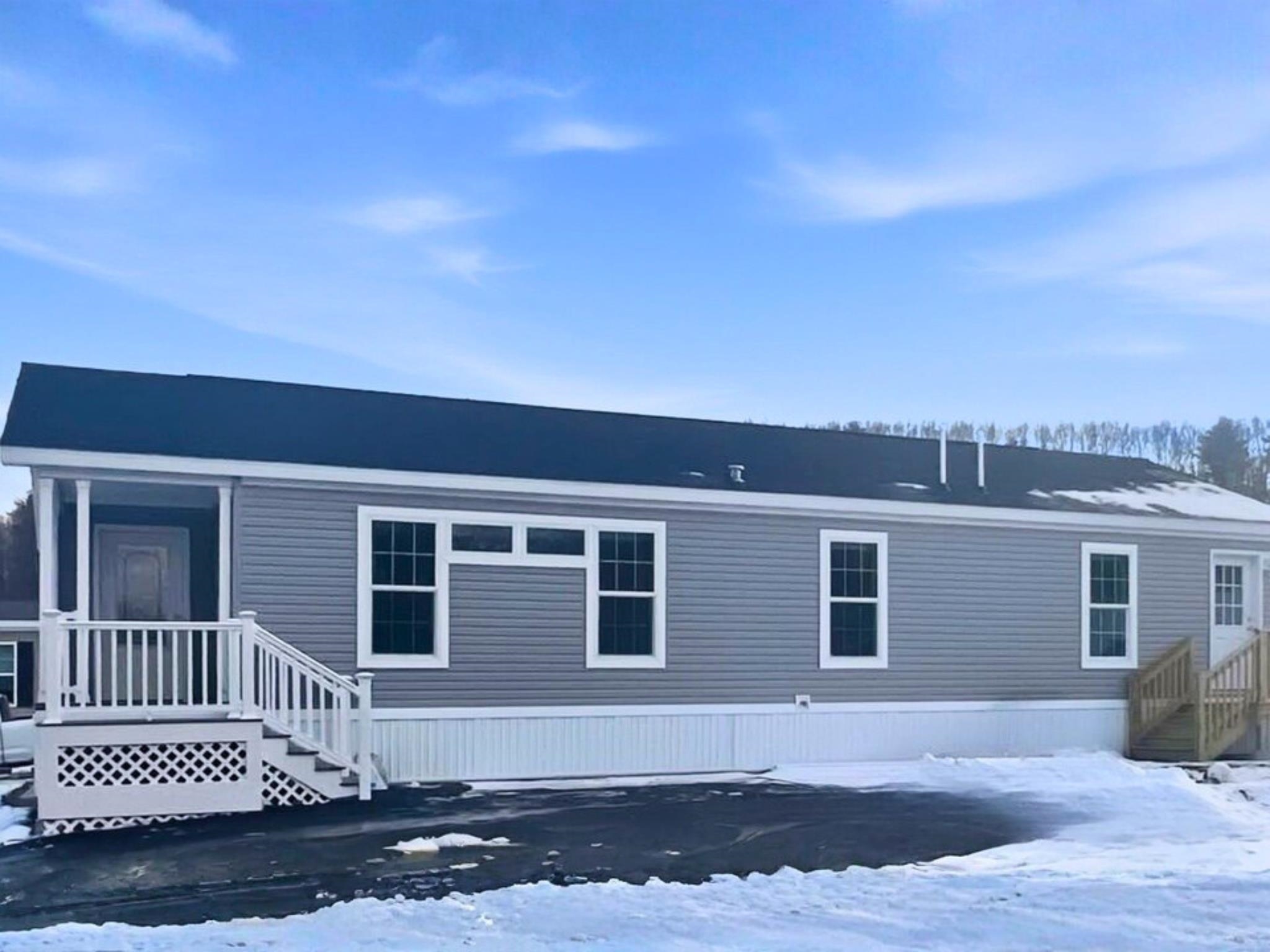 24 Adder Ln, Seabrook, NH 03874