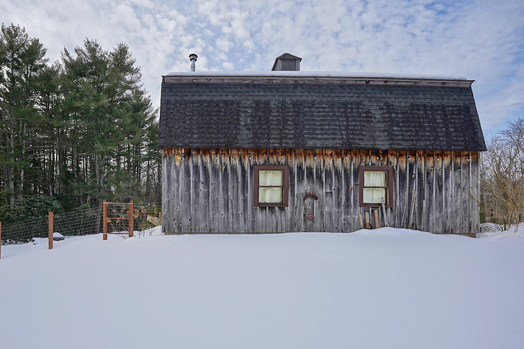 120 Exeter Rd, North Hampton, NH 03862