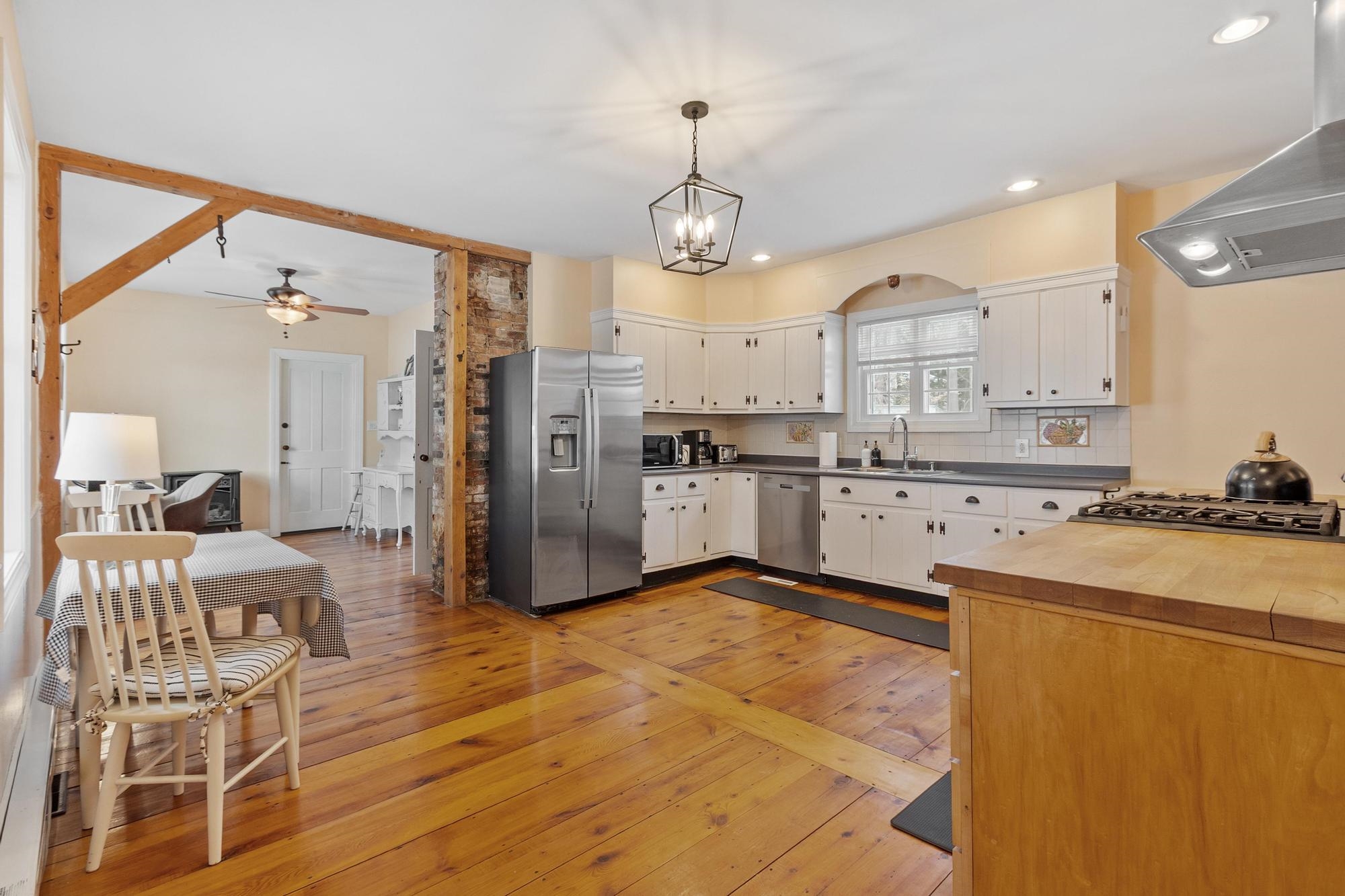 196 South Rd, Swanzey, NH 03446