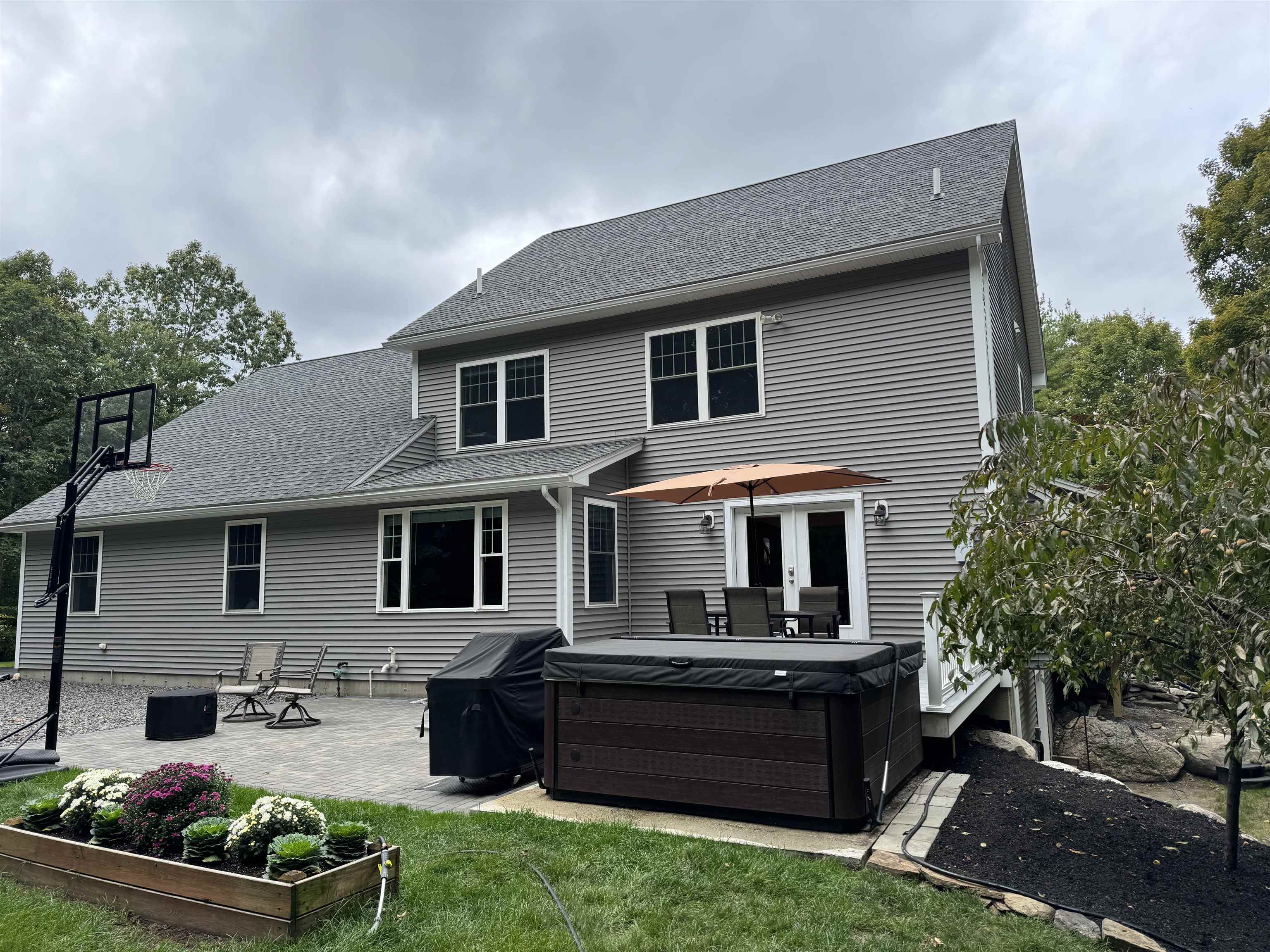 5 Senter Farm Rd, Hudson, NH 03051