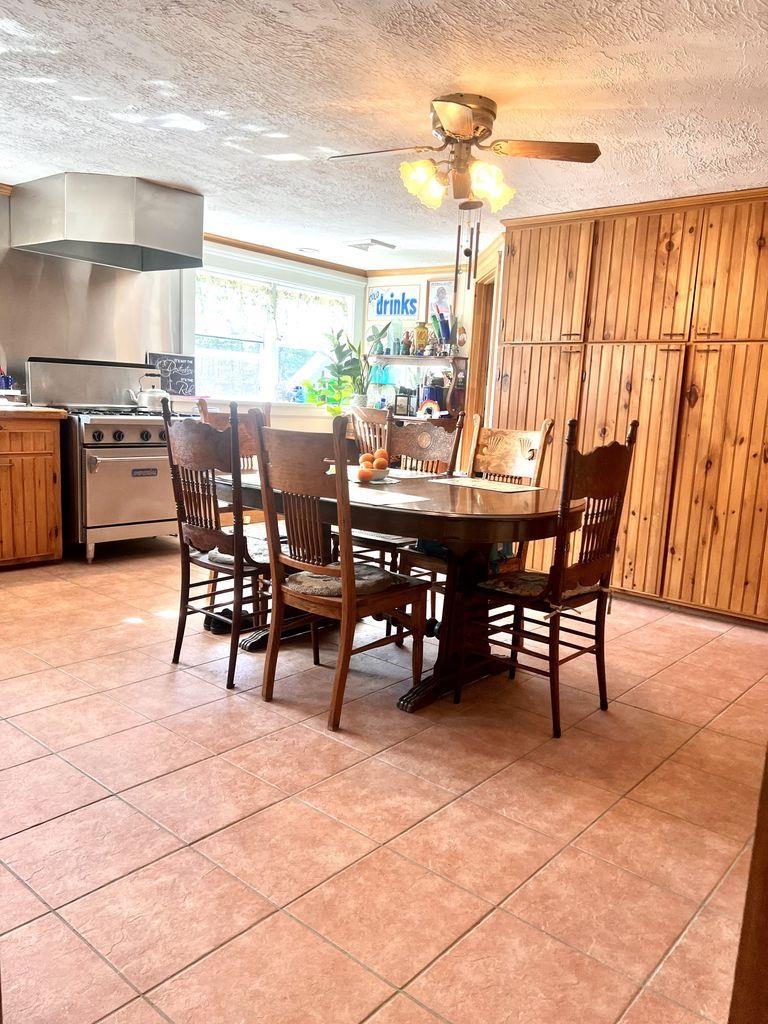 468 Mountain Ave, Northwood, NH 03261