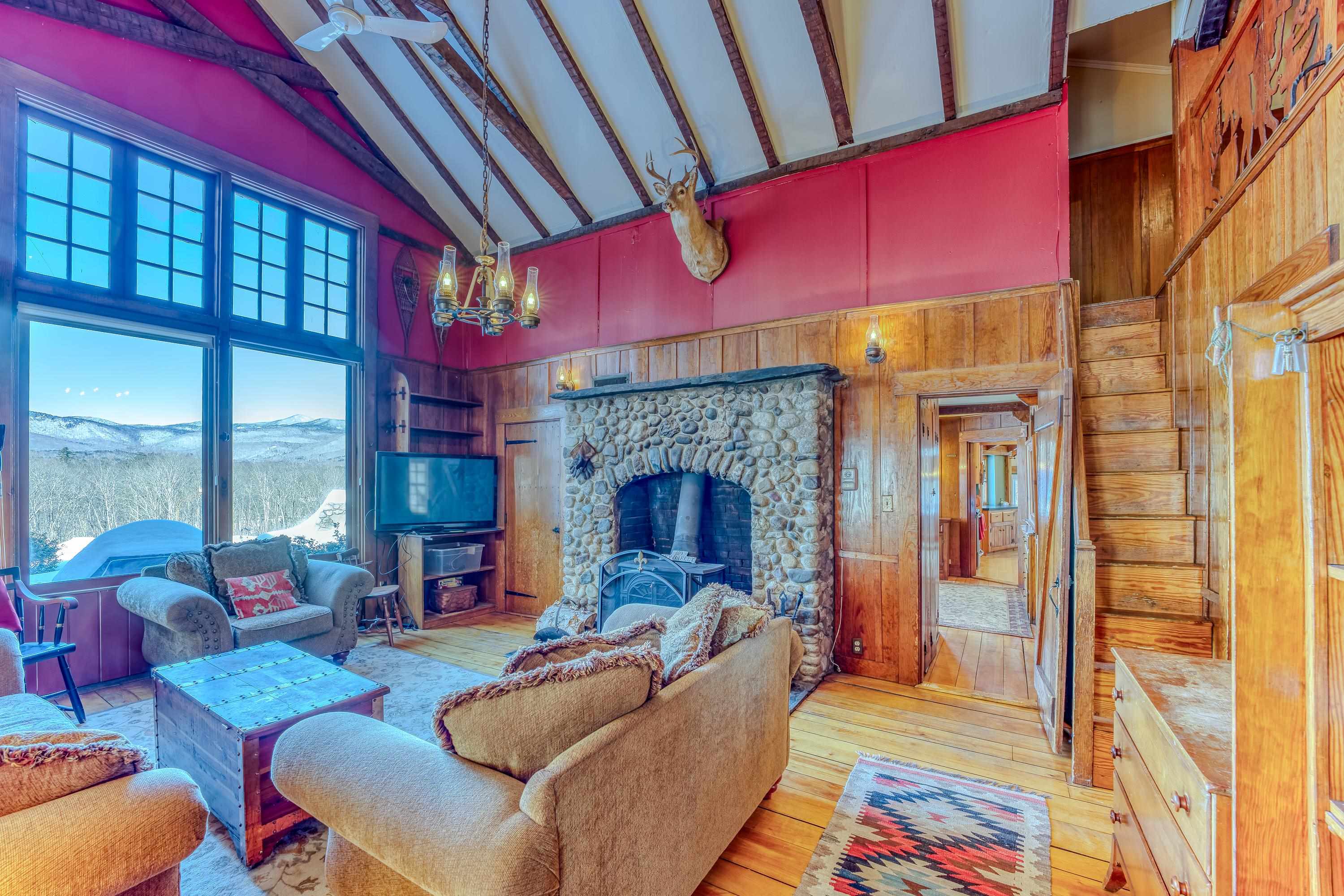 81 Meadow Ln, Woodstock, NH 03262