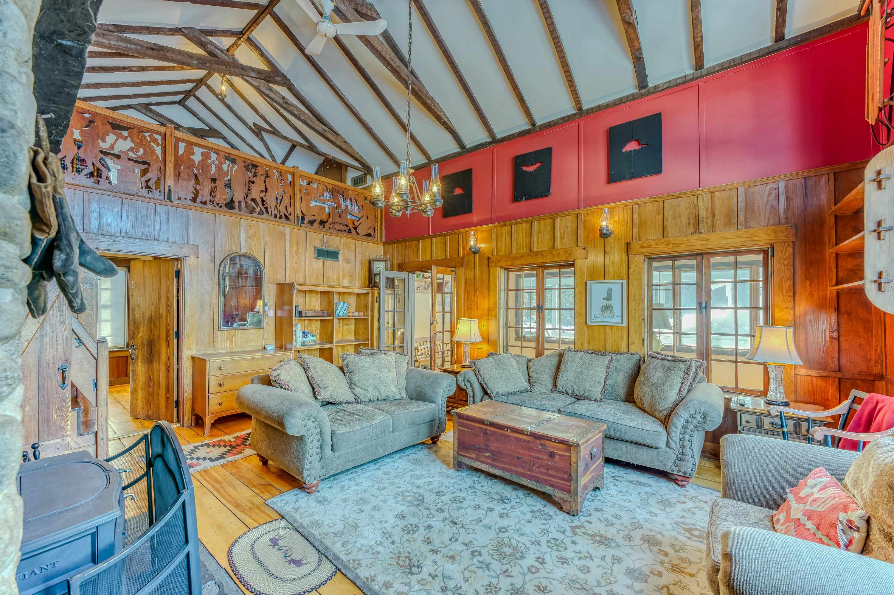 81 Meadow Ln, Woodstock, NH 03262