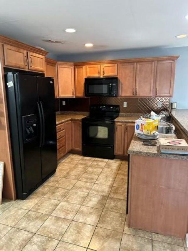 43 Cranberry Way, Manchester, NH 03109-5962