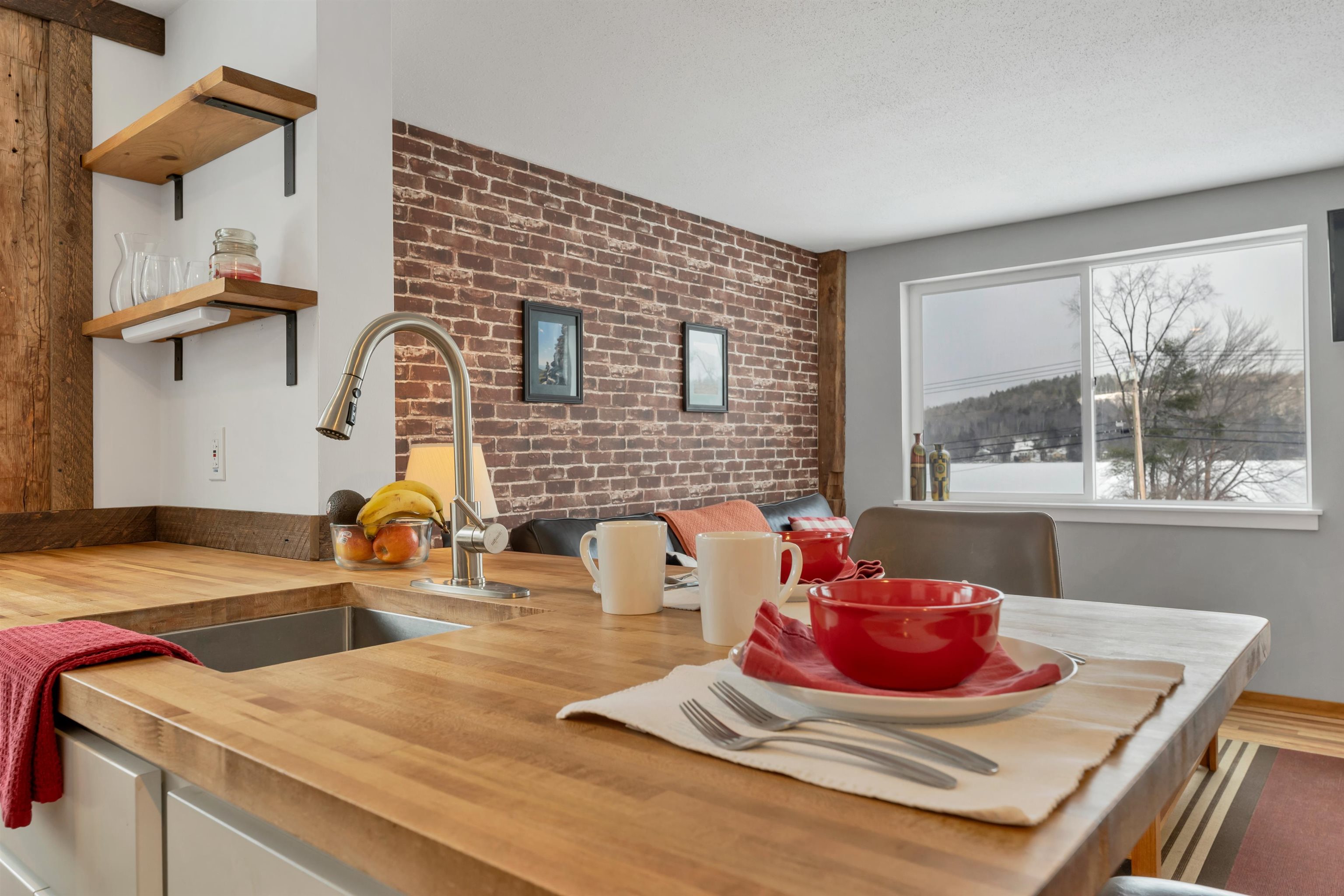 11 Marsten Ln, Enfield, NH 03748