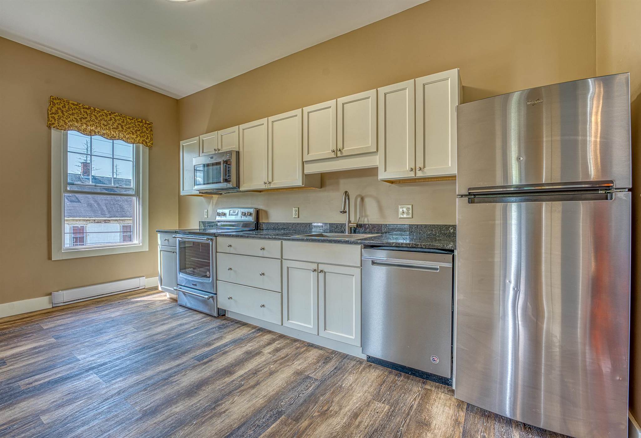 2 - 6 Perkins Pl, Haverhill, NH 03785