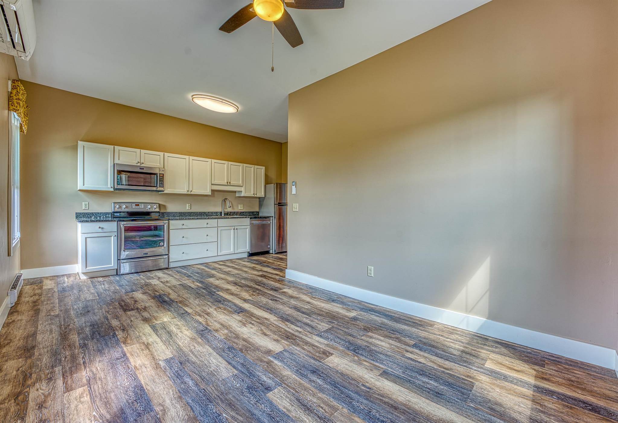 2 - 6 Perkins Pl, Haverhill, NH 03785