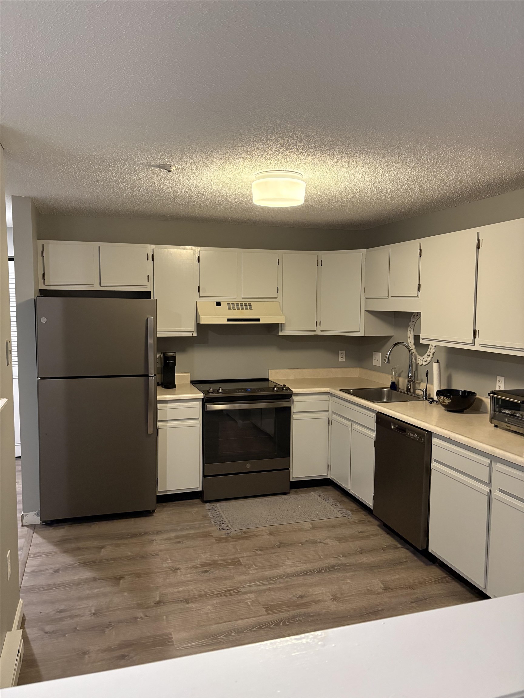 130 Endicott St N — photo 2