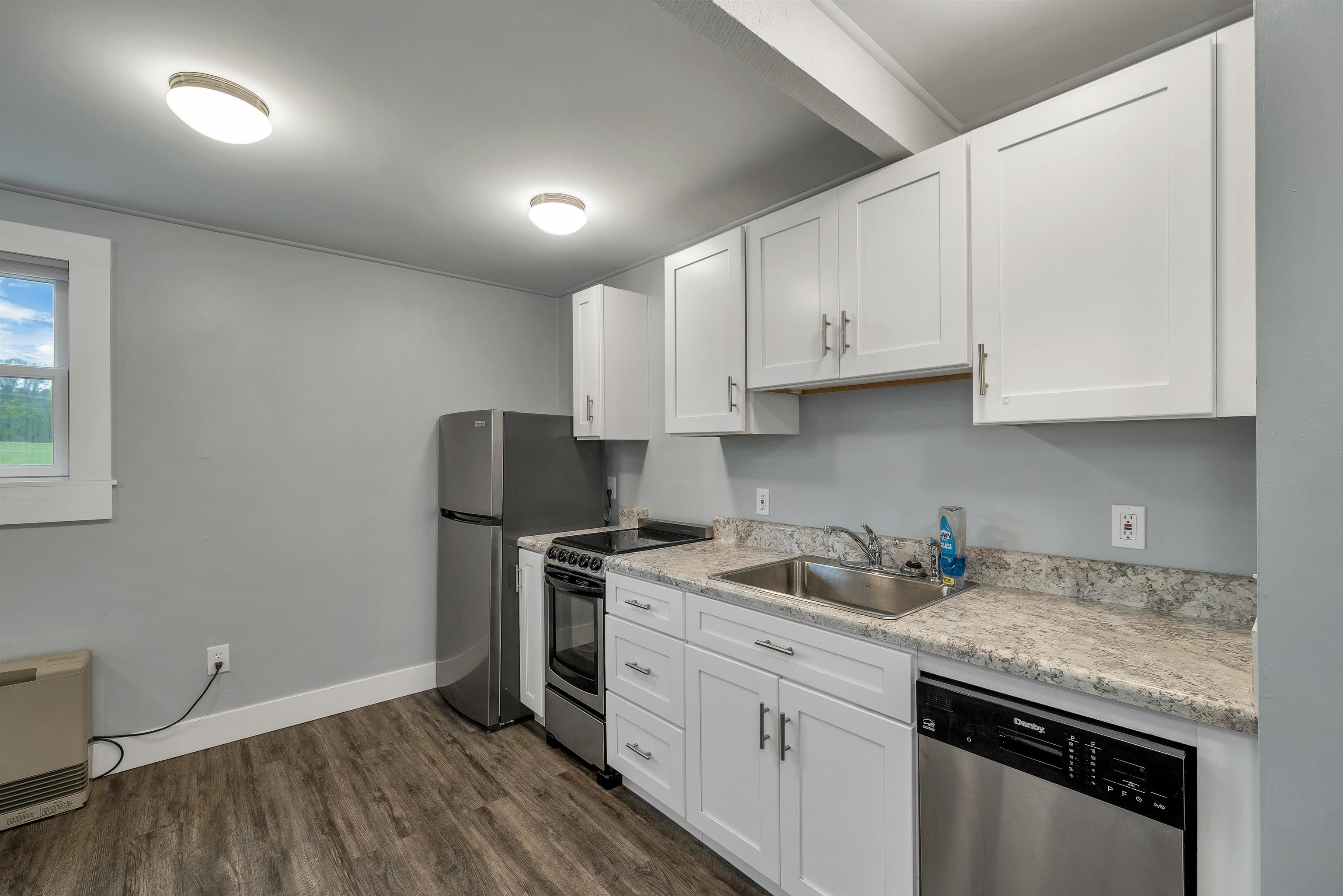 Apt Kitchen