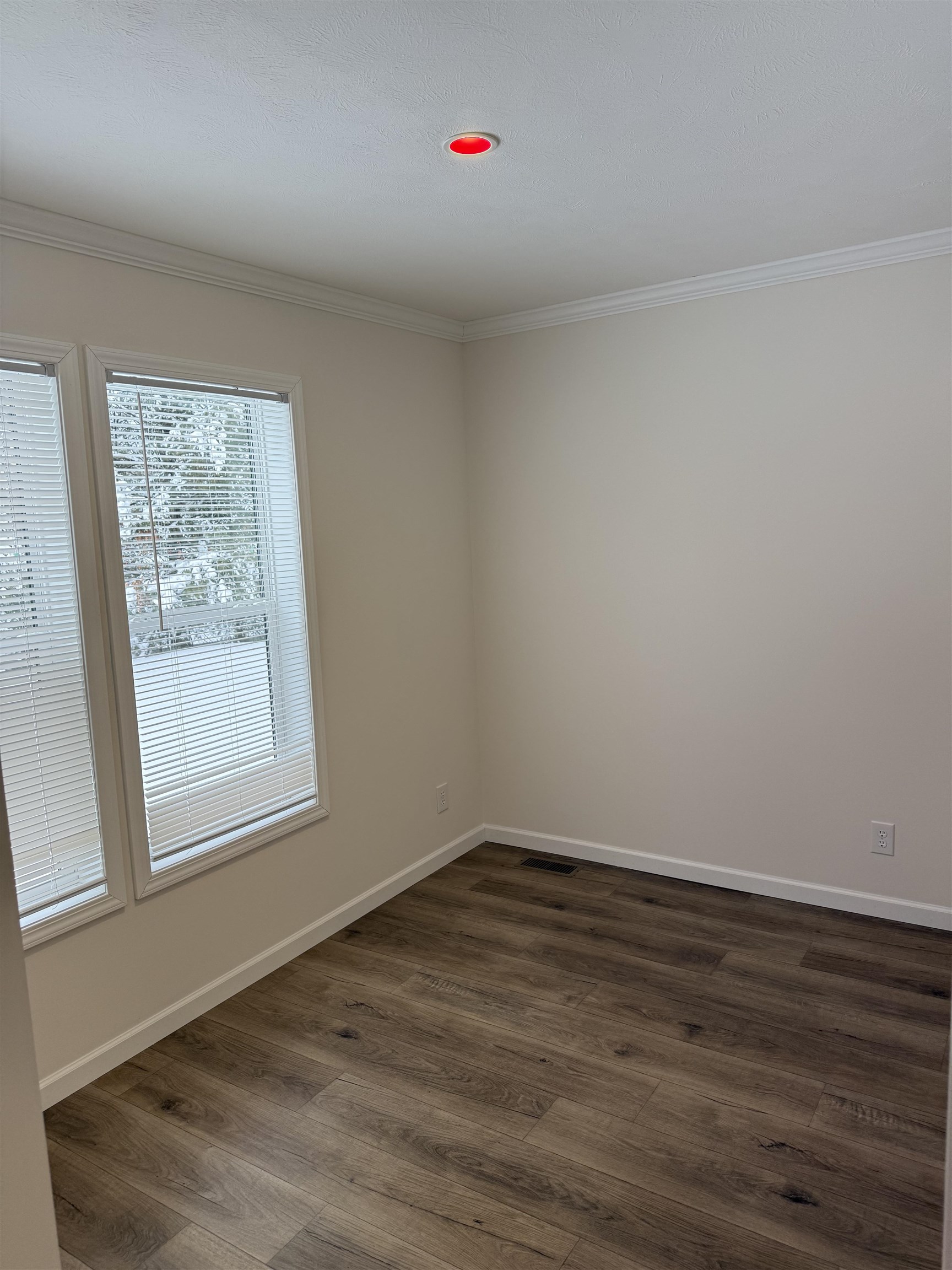 21 Shawn Ave, Nashua, NH 03062