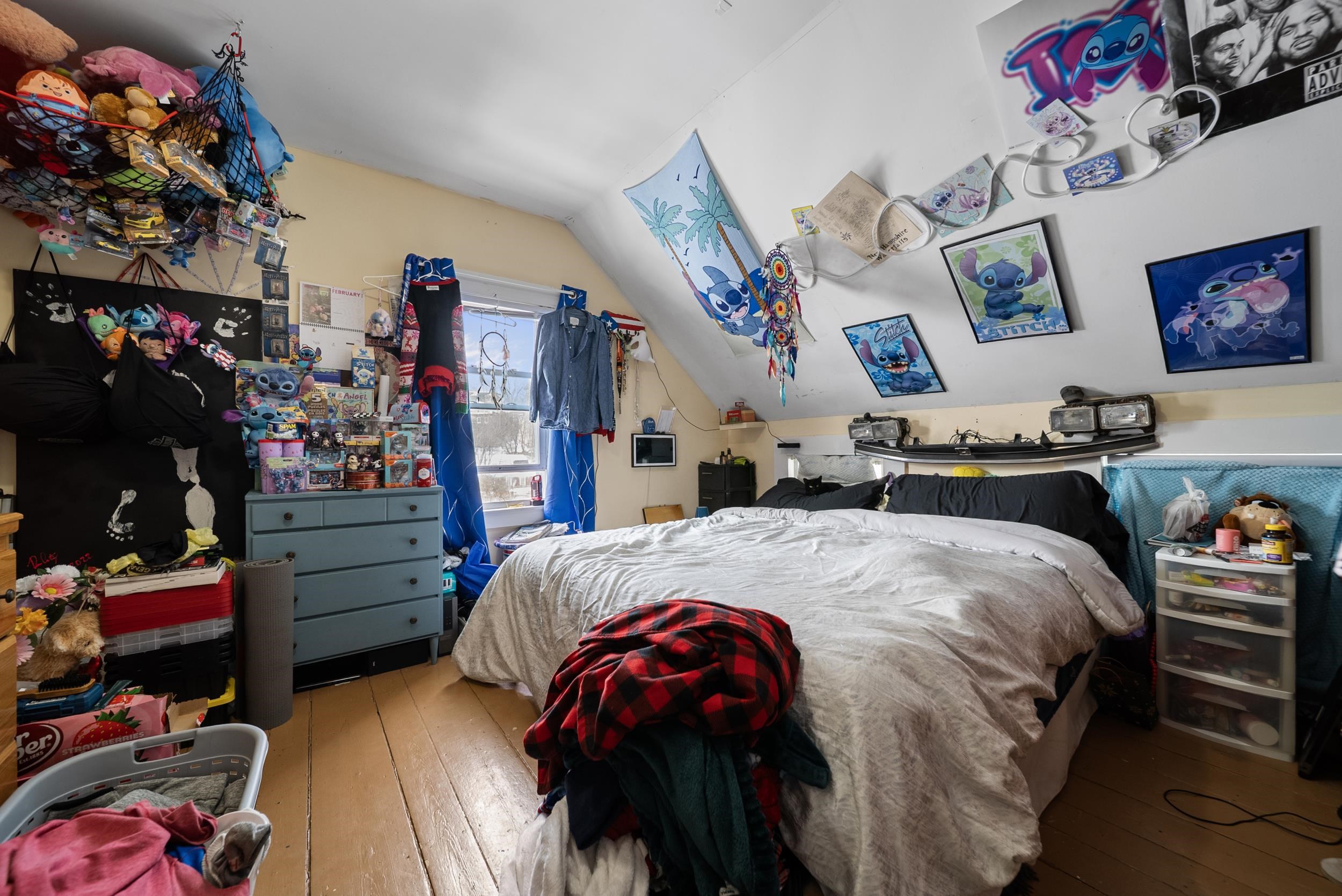 25 River St, Hillsborough, NH 03244