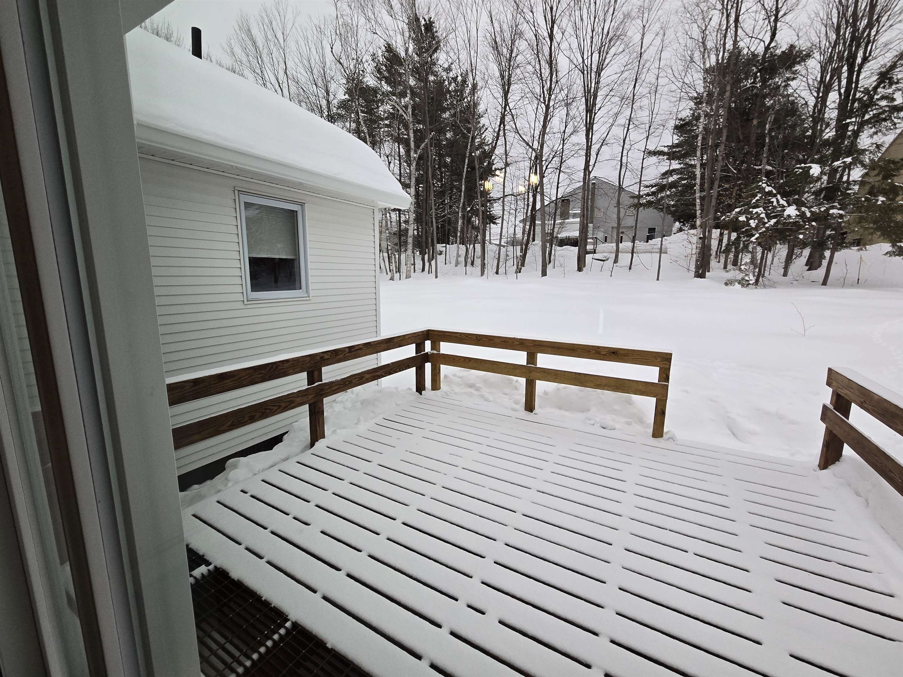 32 Homan Ln, New London, NH 03257