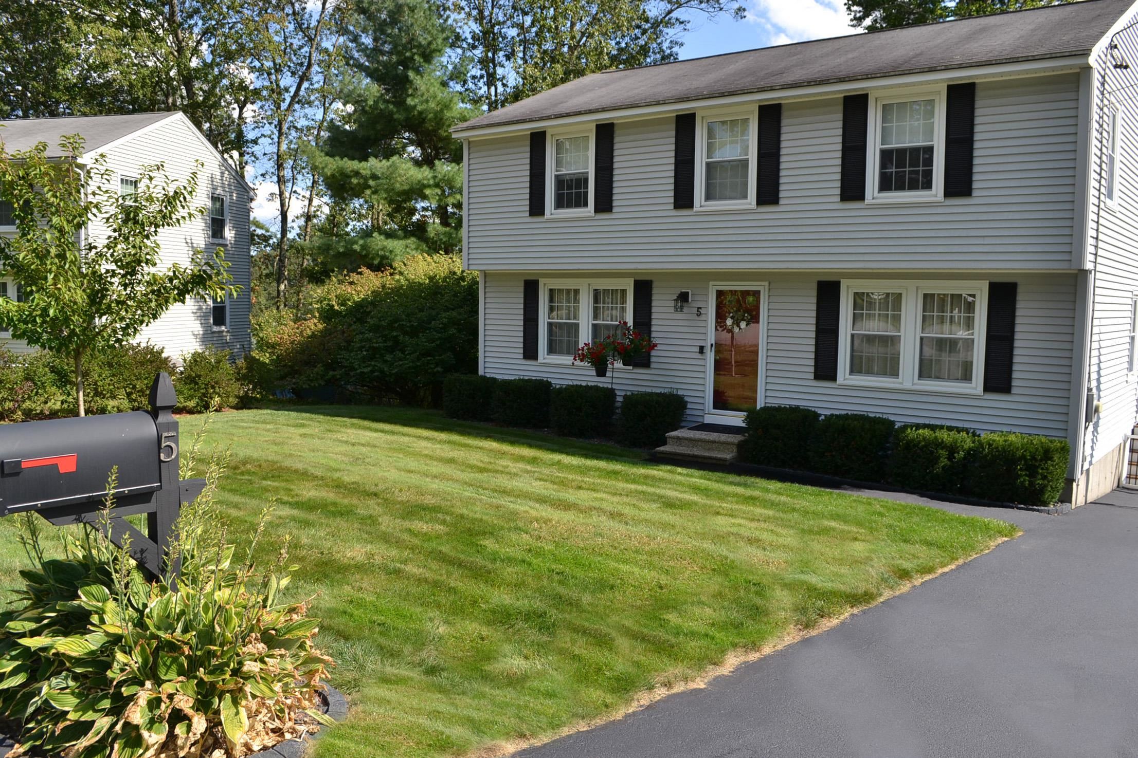 5 Ronnie Dr, Nashua, NH 03062