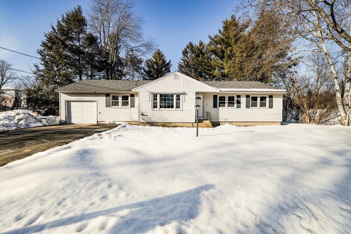 Photo of 8 Park Drive Bedford NH 03110