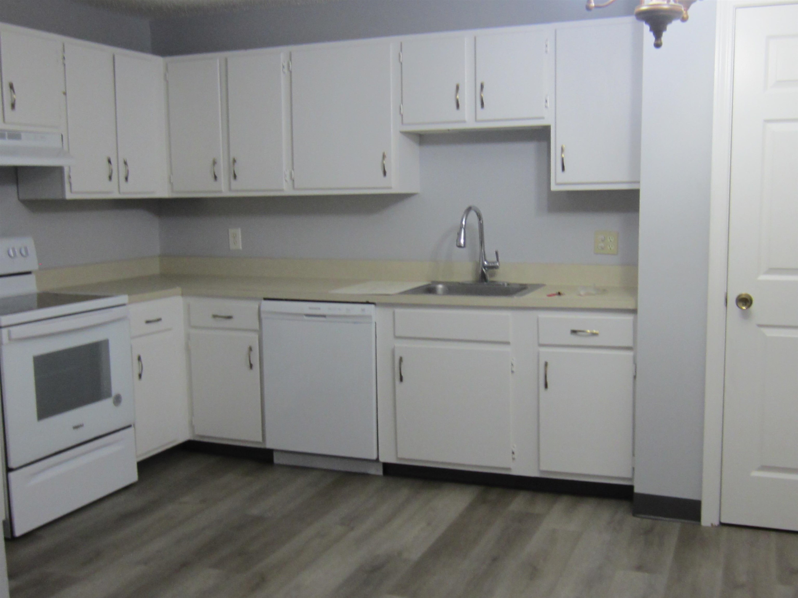 Homes for sale in Manchester, NH | 14 Northbrook Dr #1408, Manchester, NH 03102 | MLS# 5077397