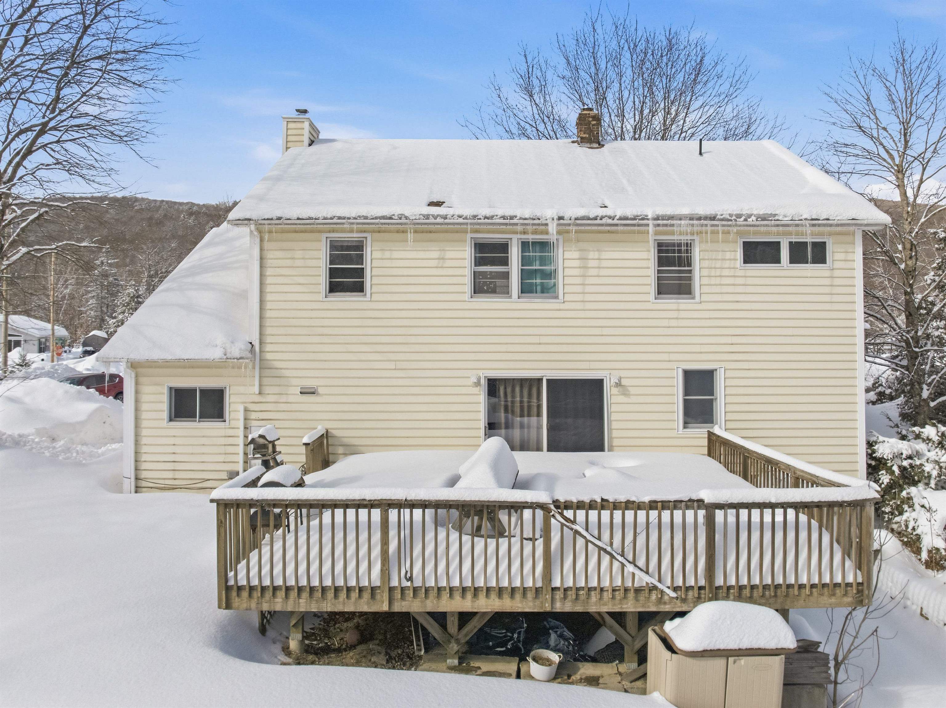 6 Goodbout Rd, Lincoln, NH 03251
