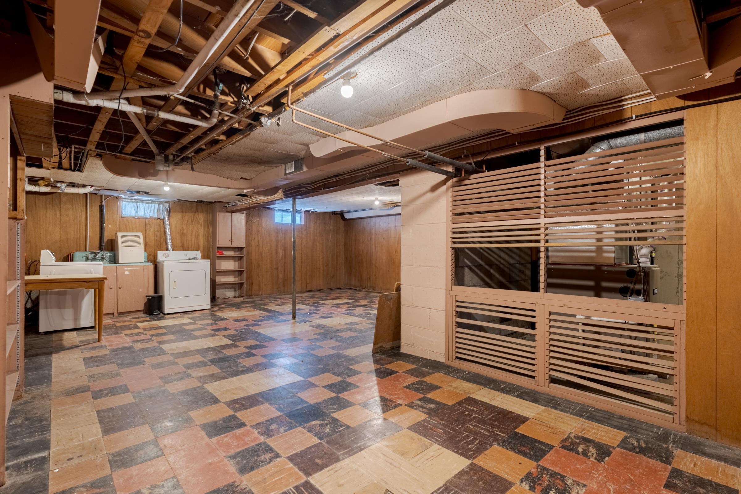 64 Maple St, Somersworth, NH 03878