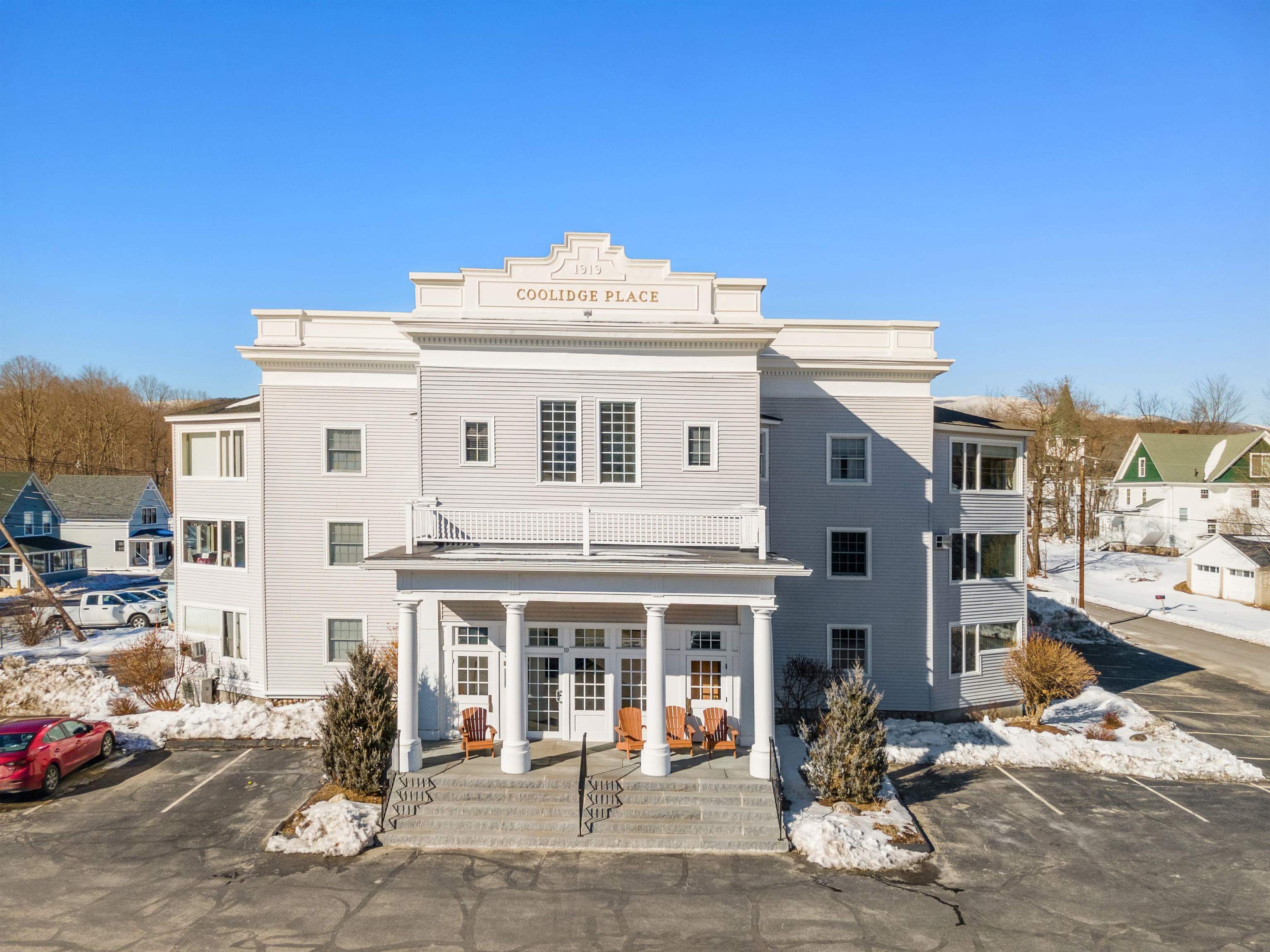 10 School St, Lincoln, NH 03251