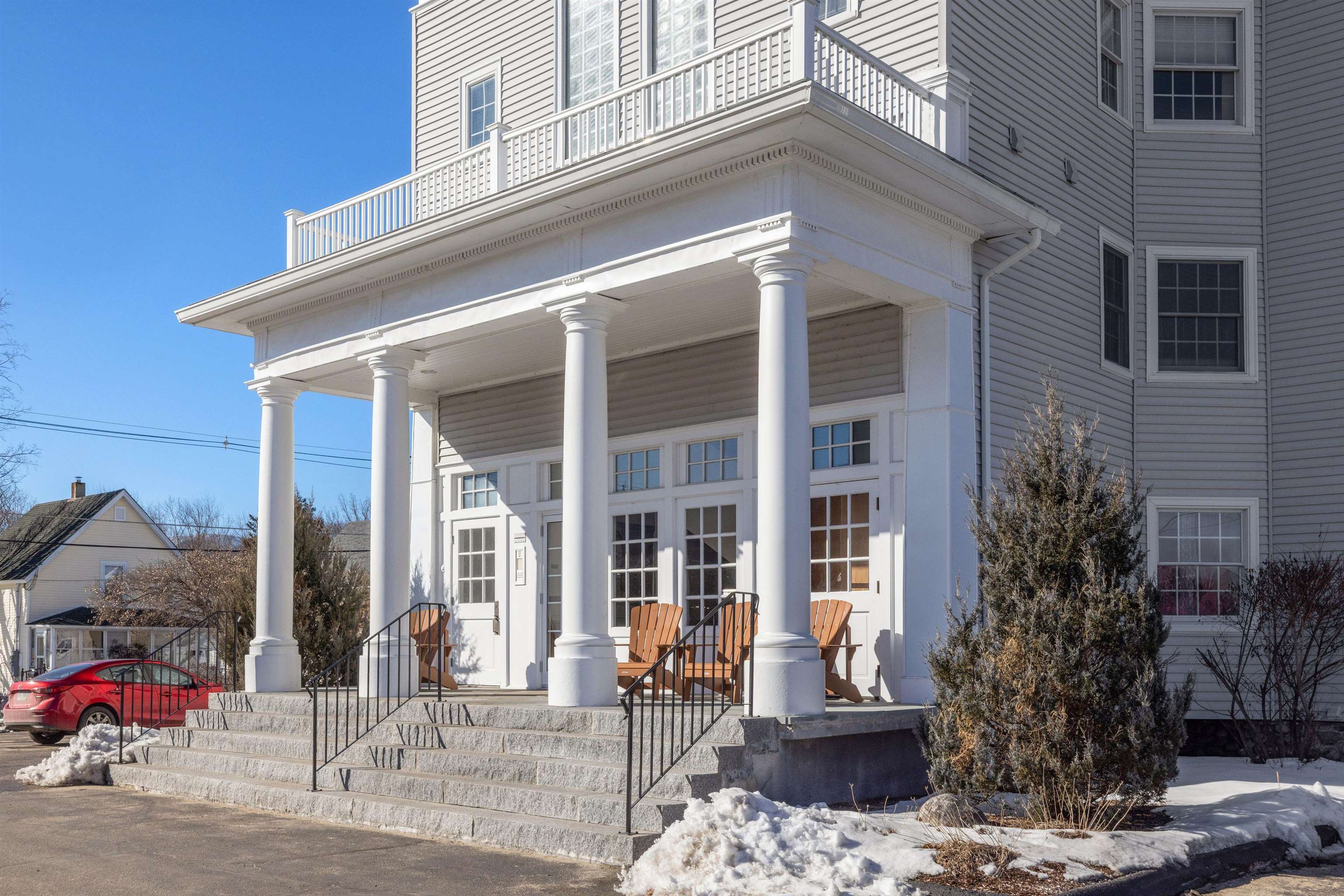 10 School St, Lincoln, NH 03251