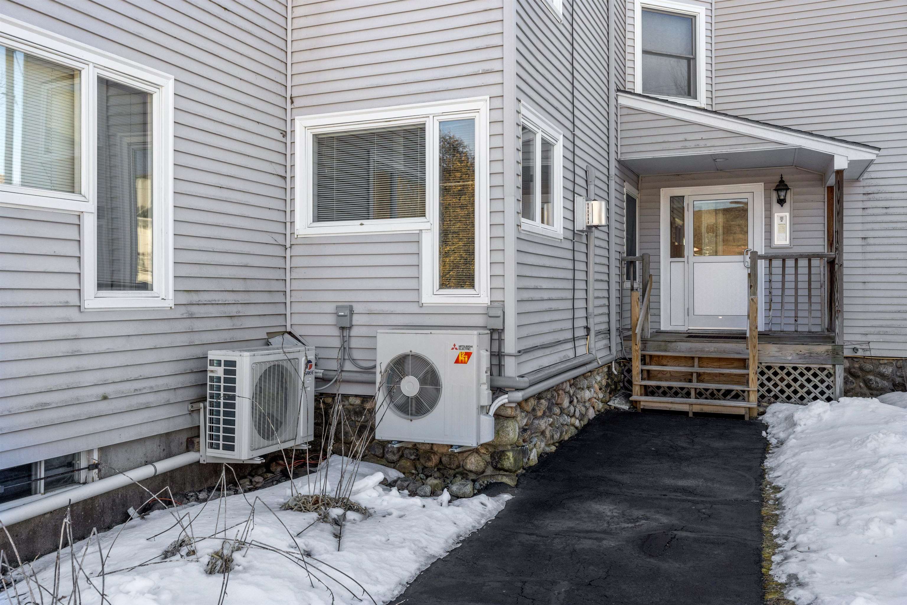 10 School St, Lincoln, NH 03251