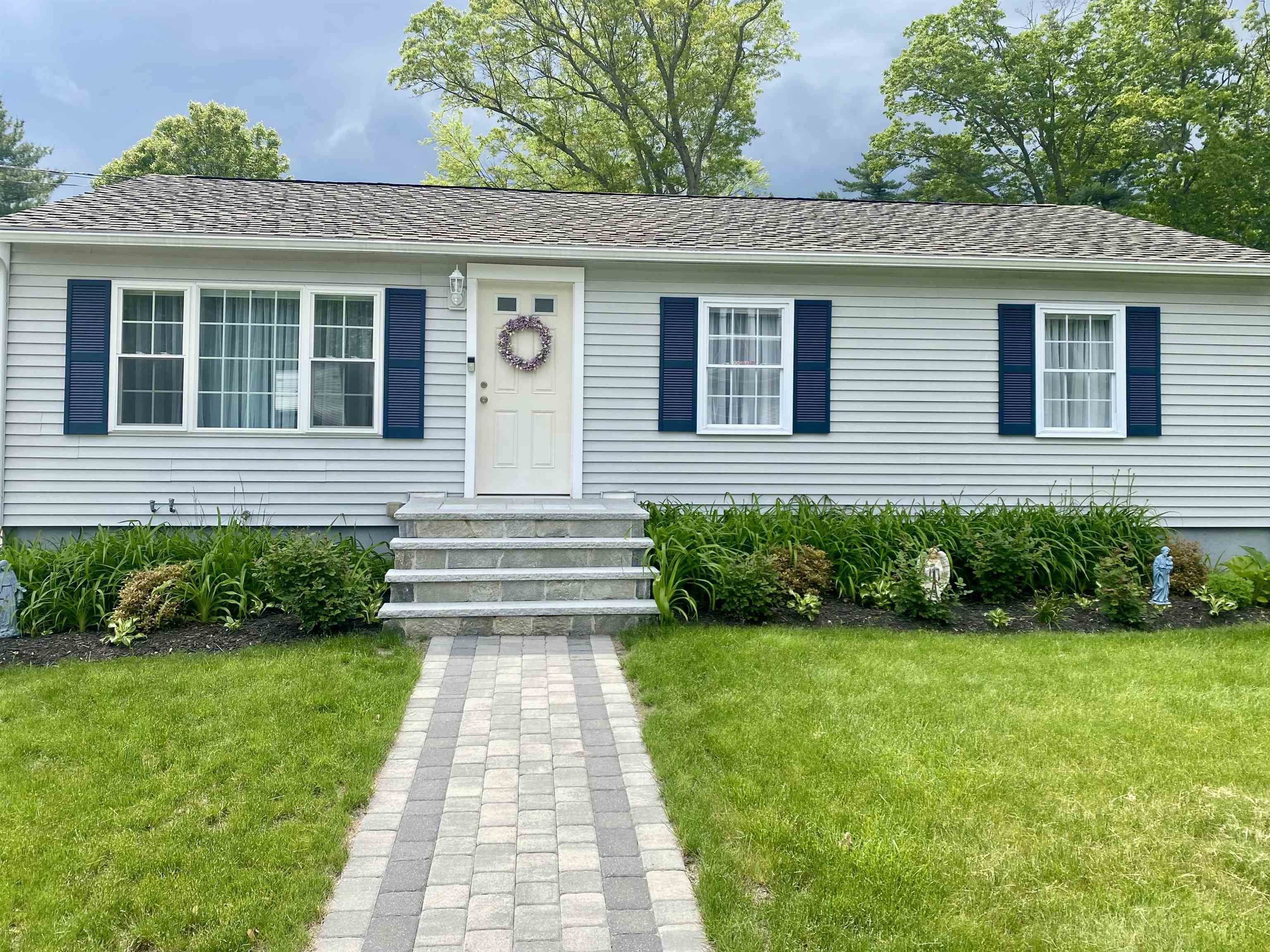 90 Tarbell St, Manchester, NH 03104