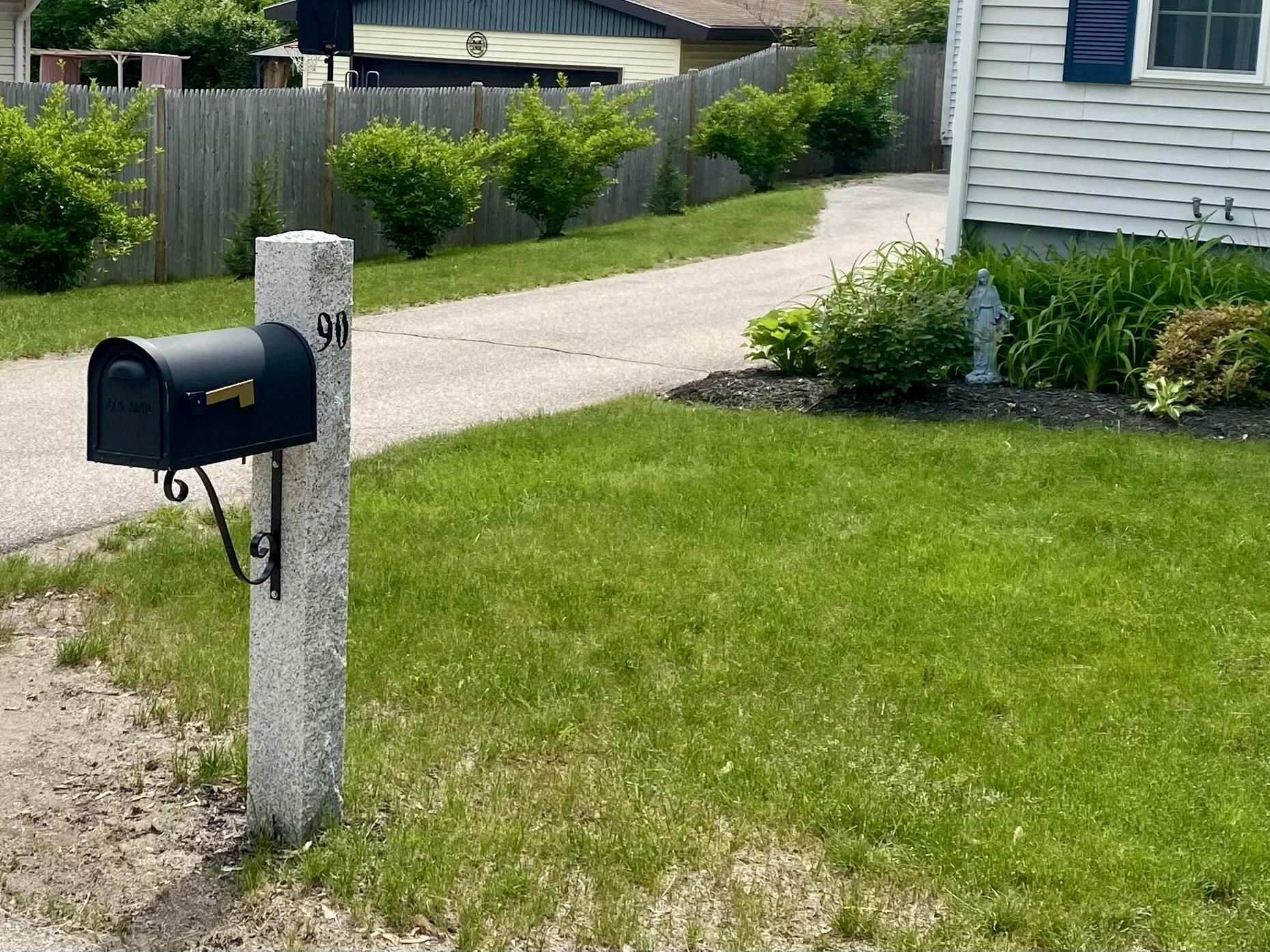 90 Tarbell St, Manchester, NH 03104