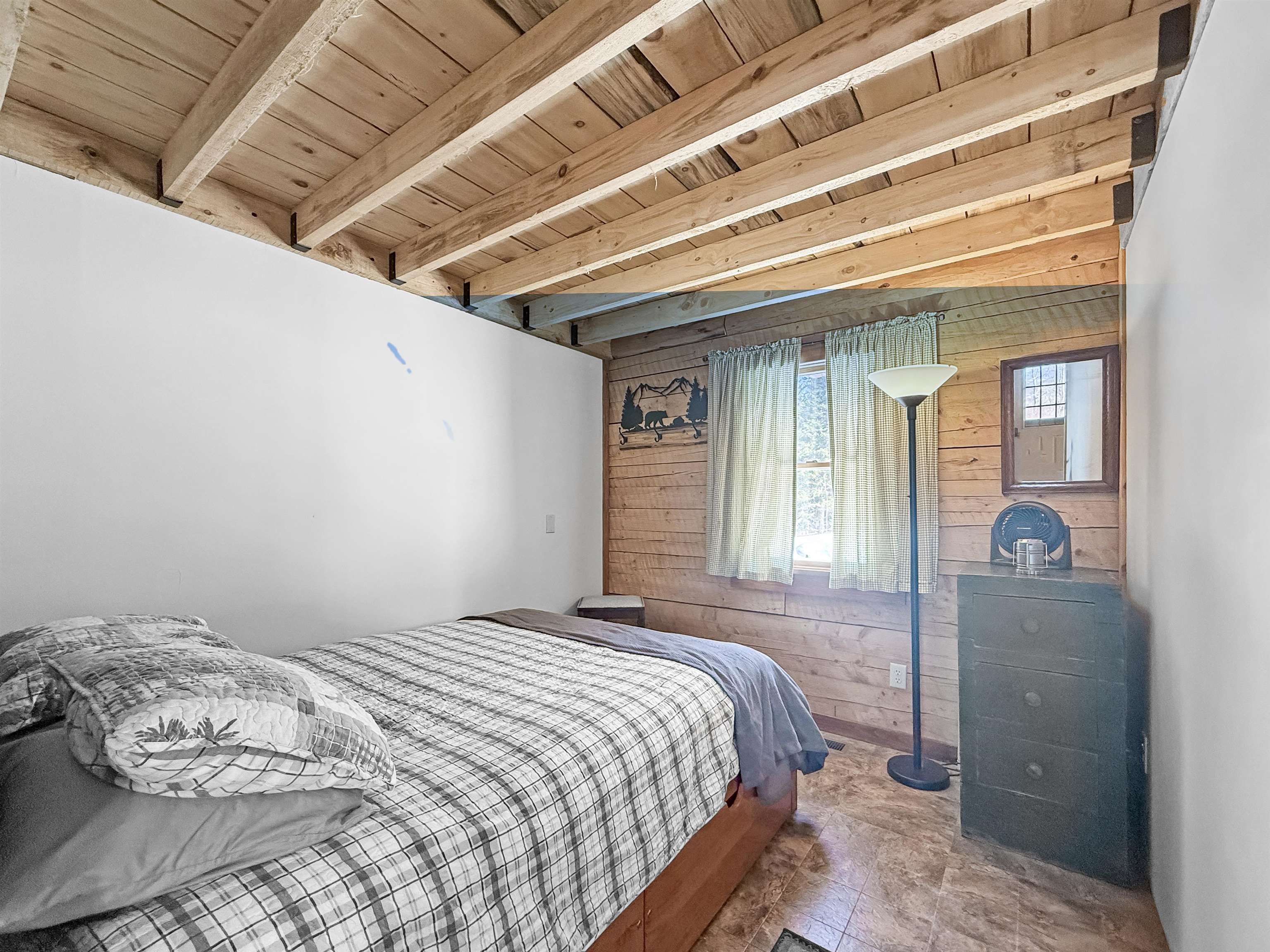 706 Diamond Pond Rd, Colebrook, NH 03576