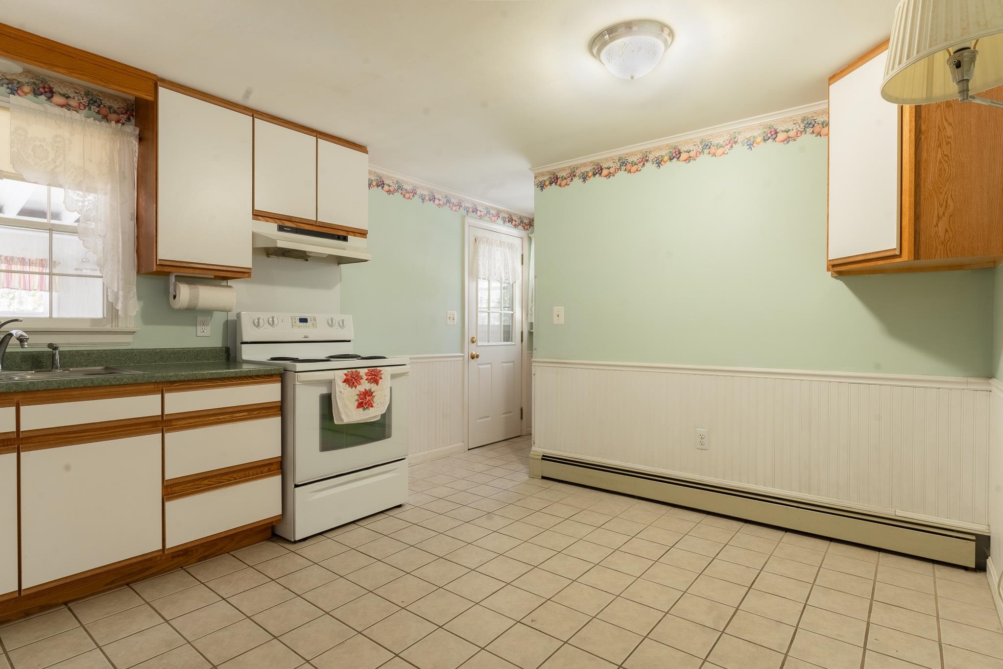 54 Woodland Grove Rd, Conway, NH 03818-0132