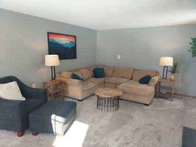 6 David Dr, Pelham, NH 03076