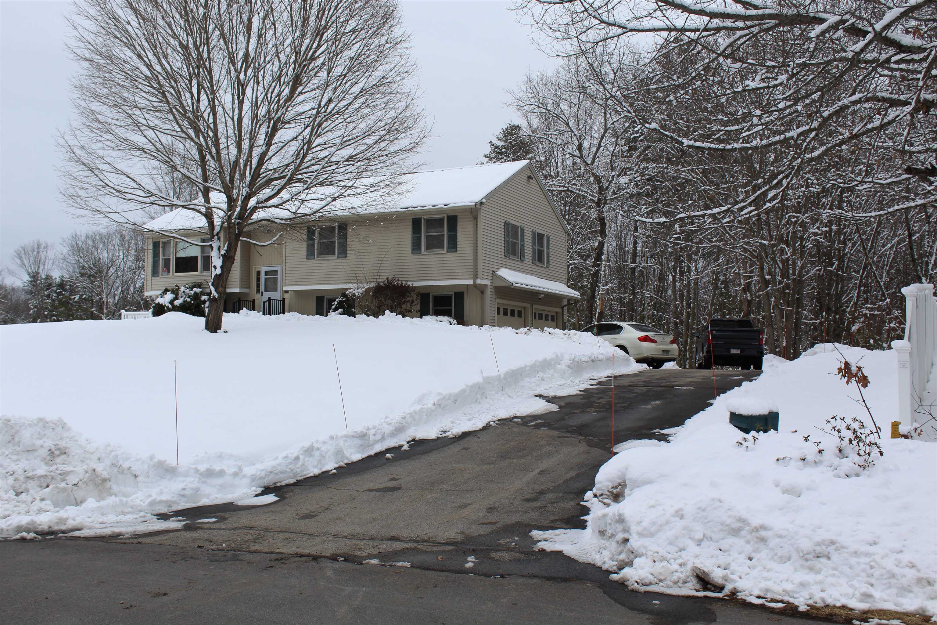 16 Towne Dr, Derry, NH 03038