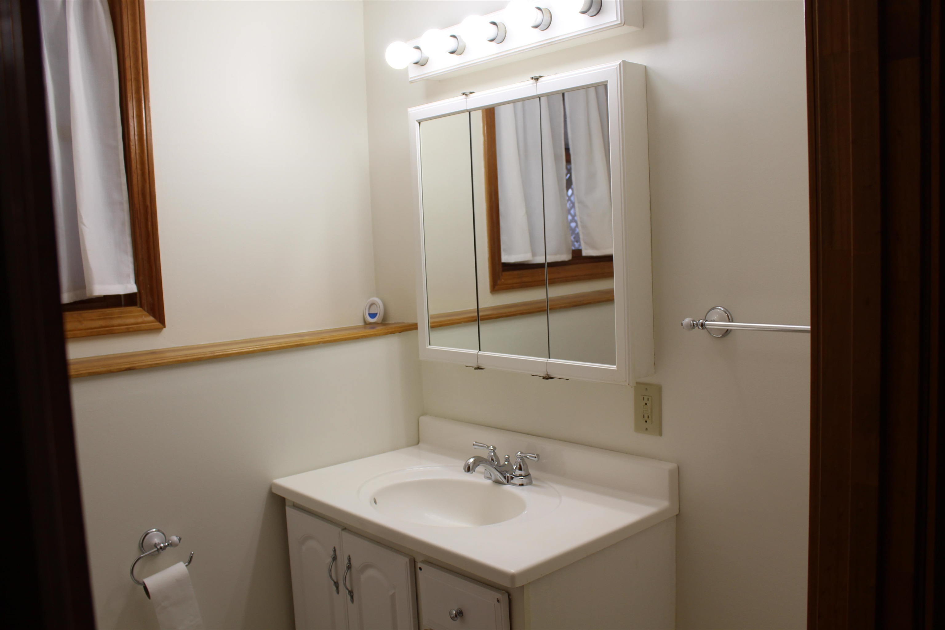 16 Towne Dr, Derry, NH 03038