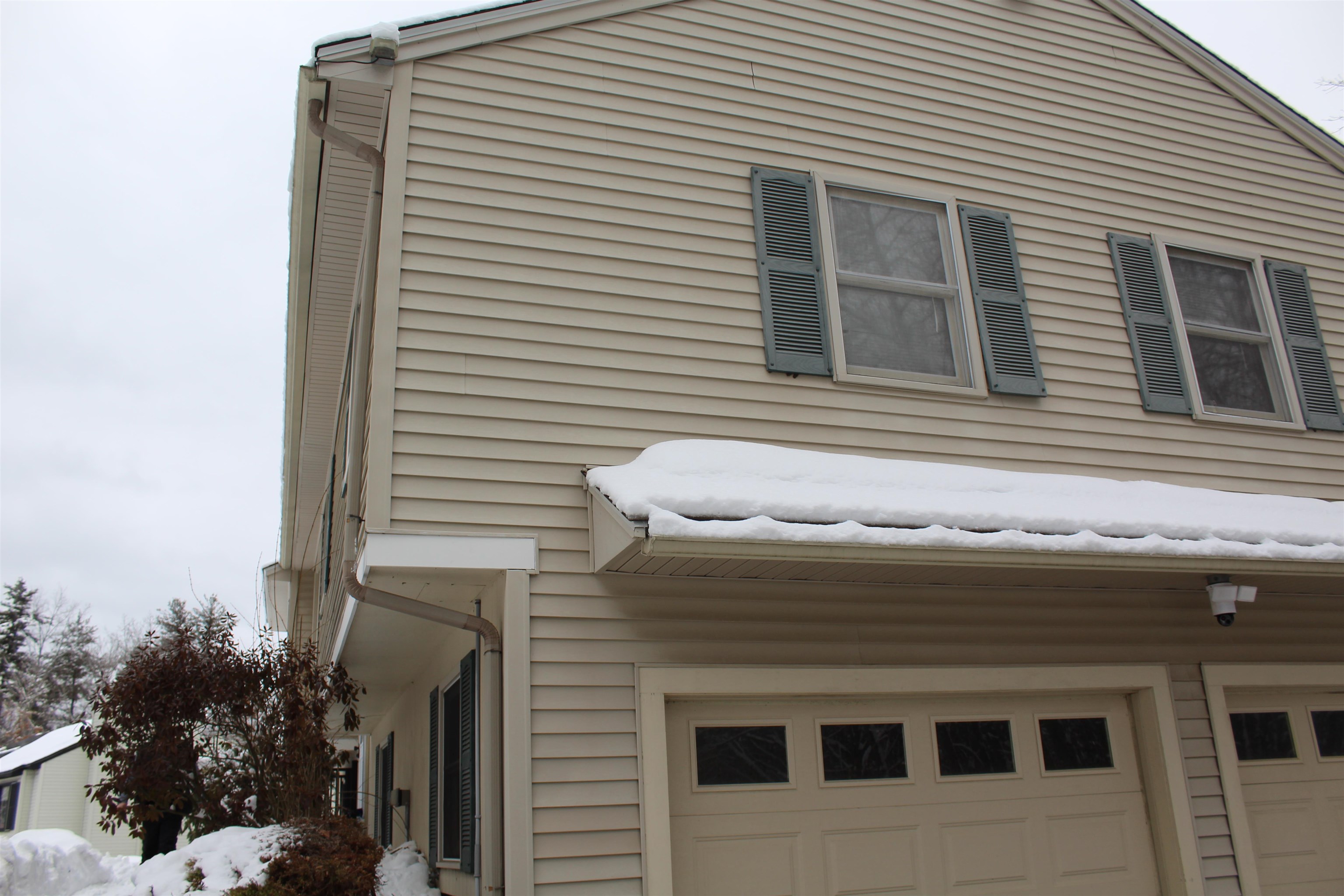 16 Towne Dr, Derry, NH 03038