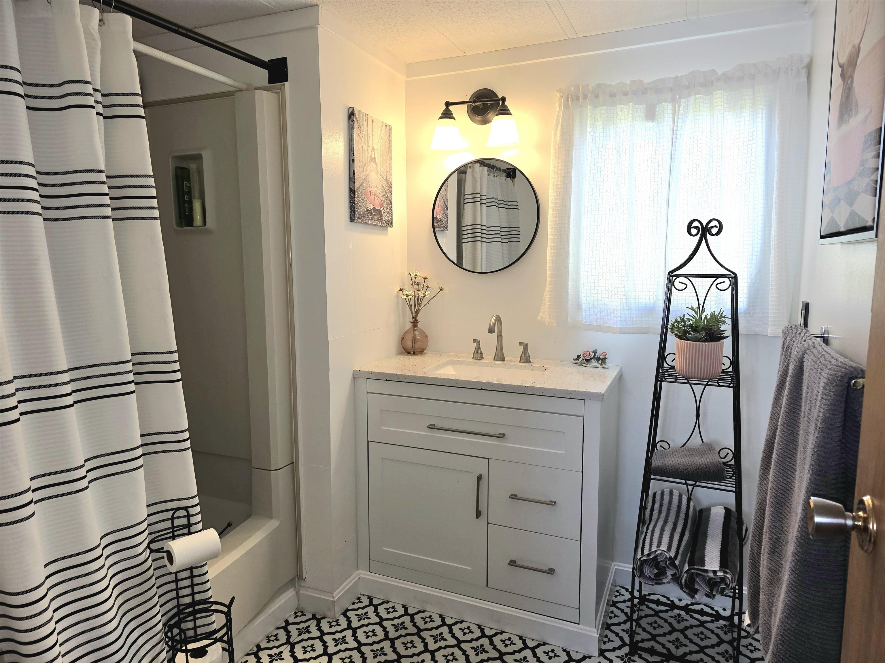 9 Sargent Pl, Gilford, NH 03249