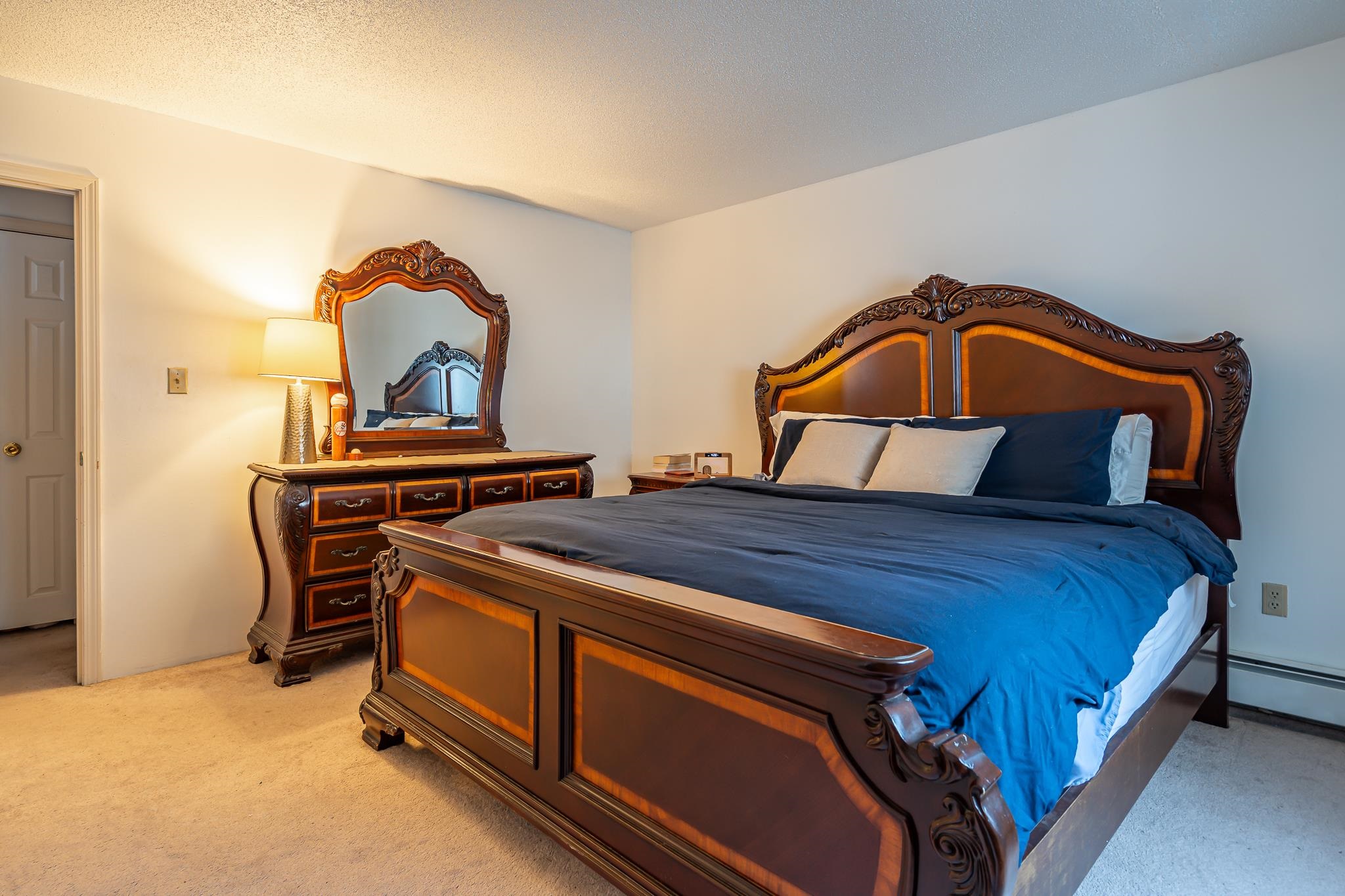 19 Country Club Dr, Manchester, NH 03102