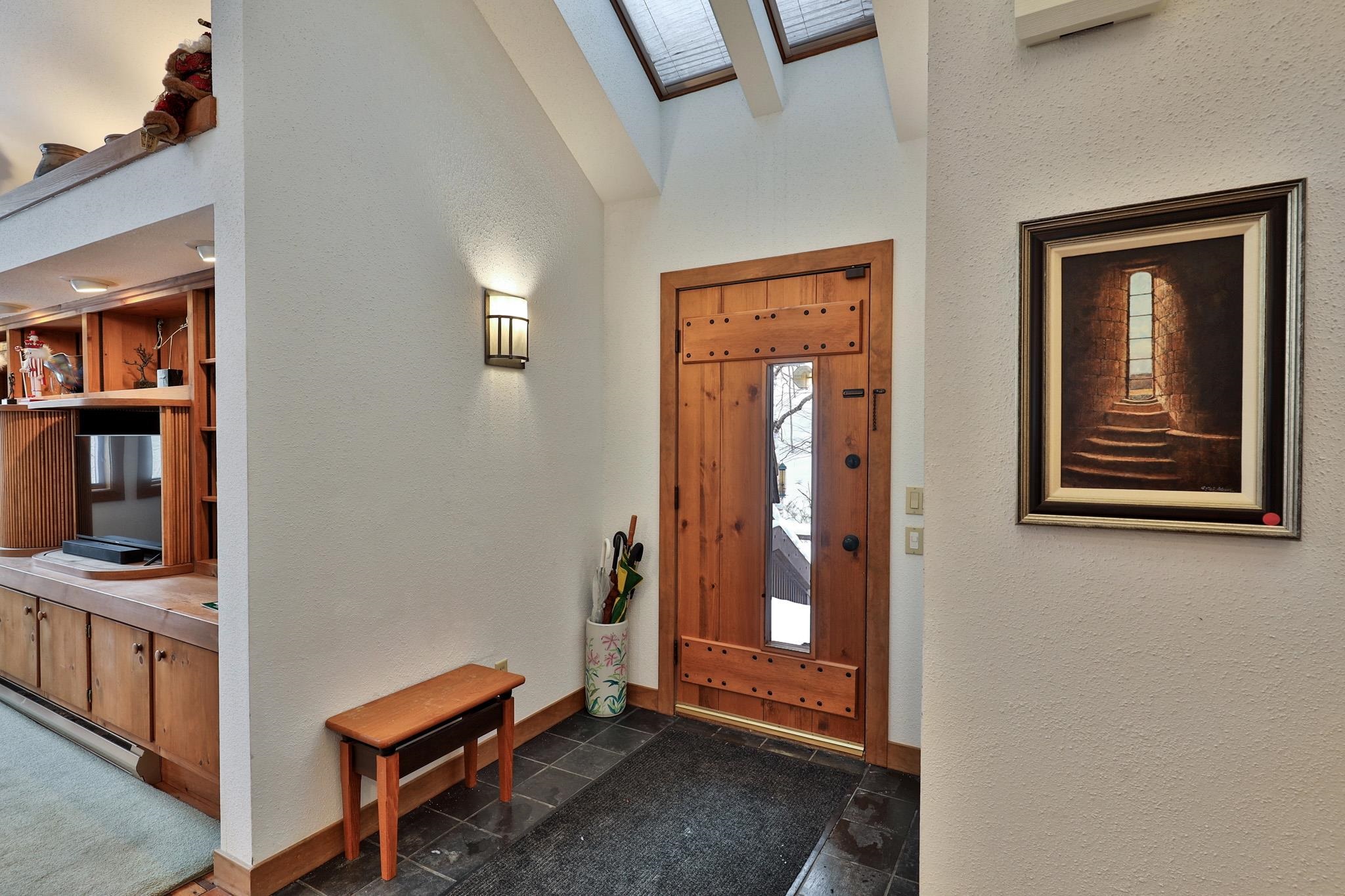 Tiled entry