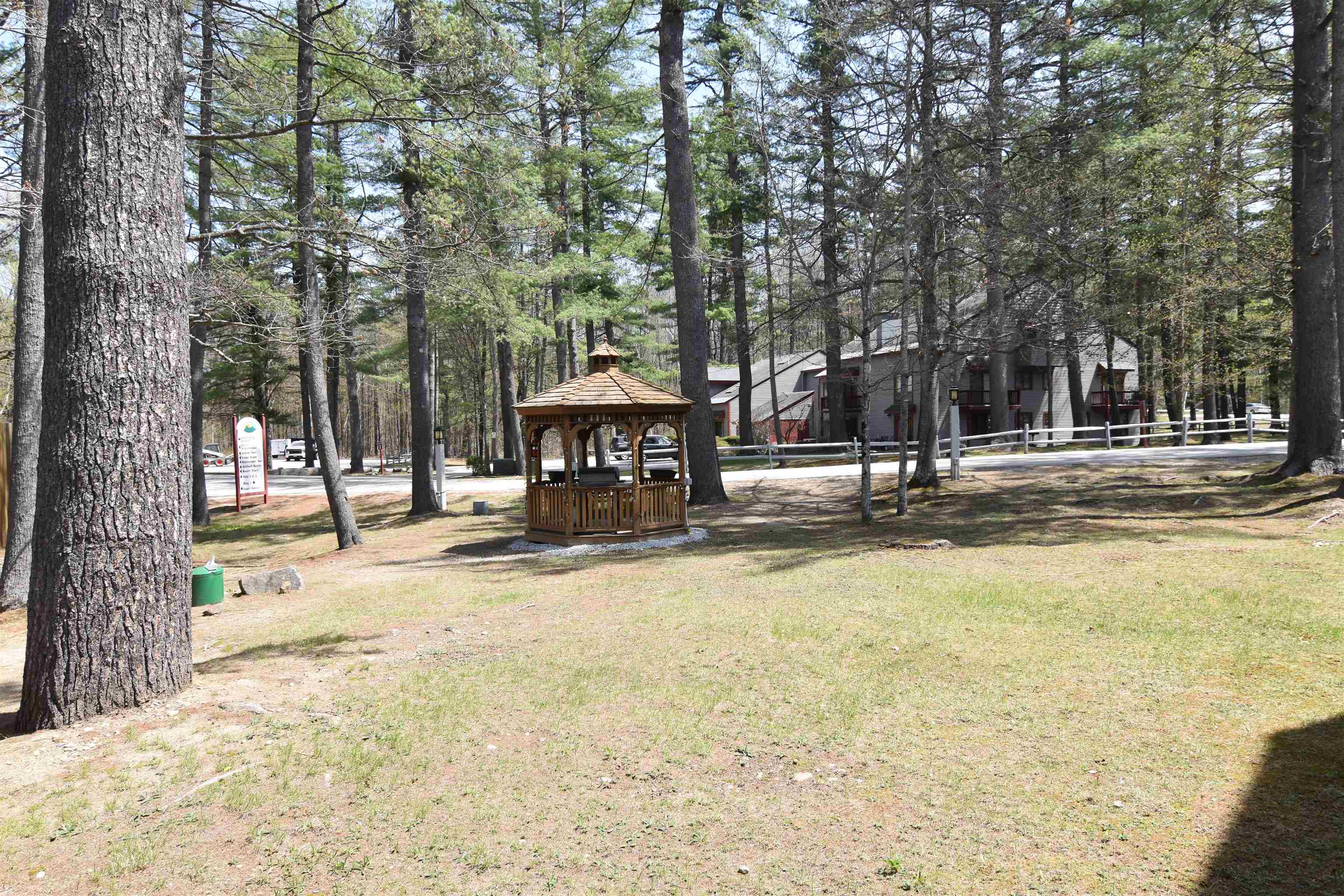 2 River Run Dr, Bartlett, NH 03812