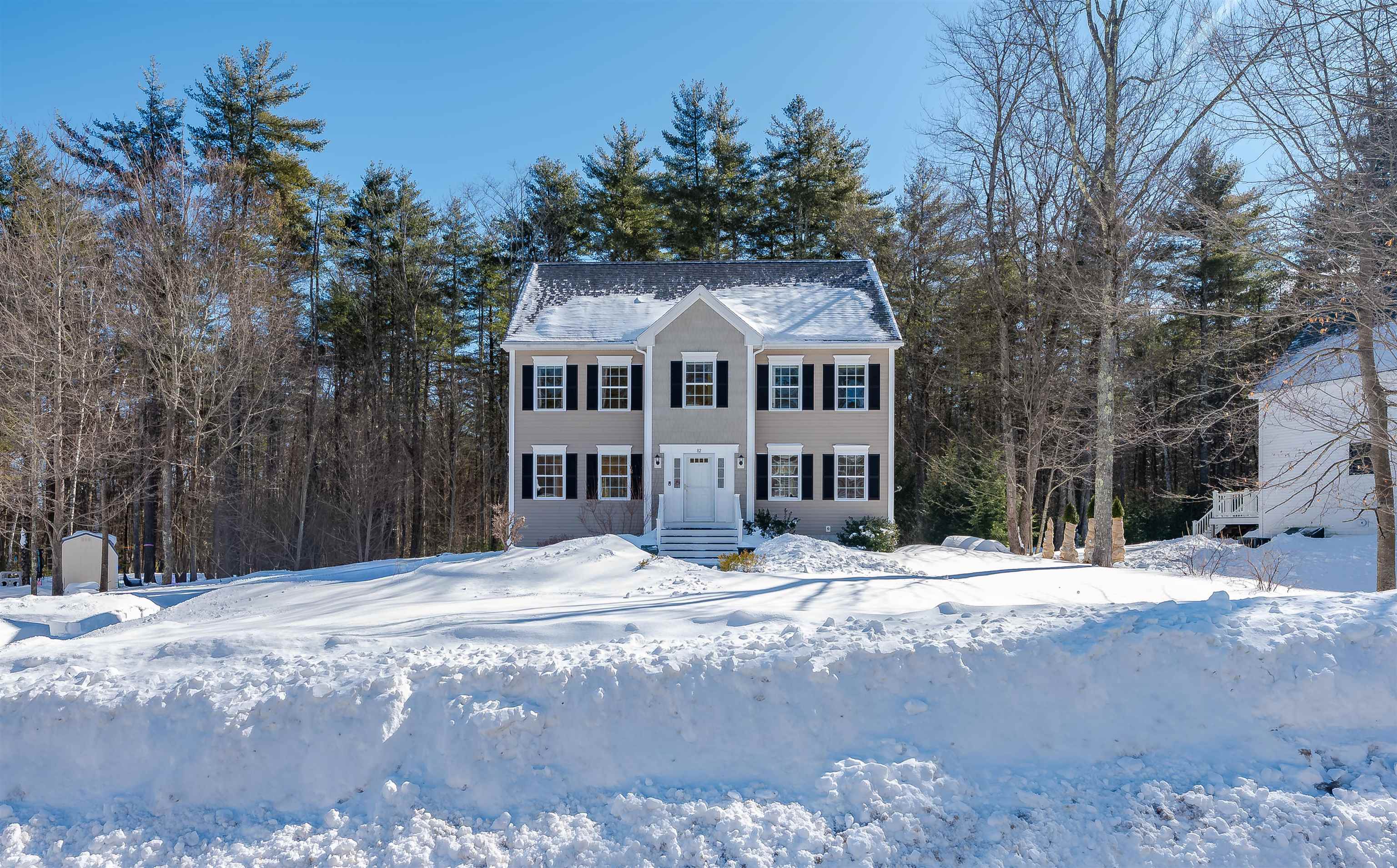 82 Ebony Dr, Rochester, NH 03867