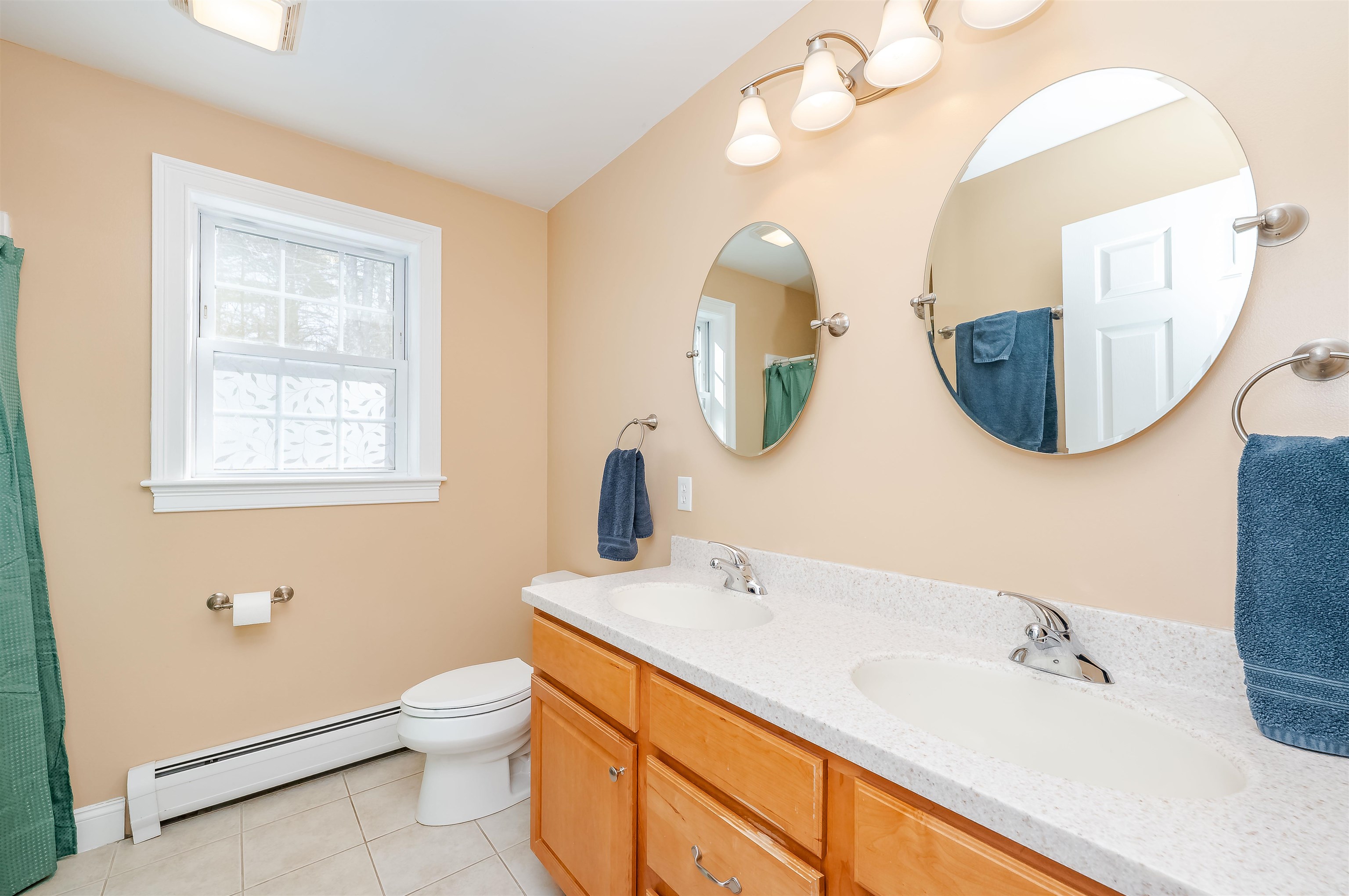 82 Ebony Dr, Rochester, NH 03867