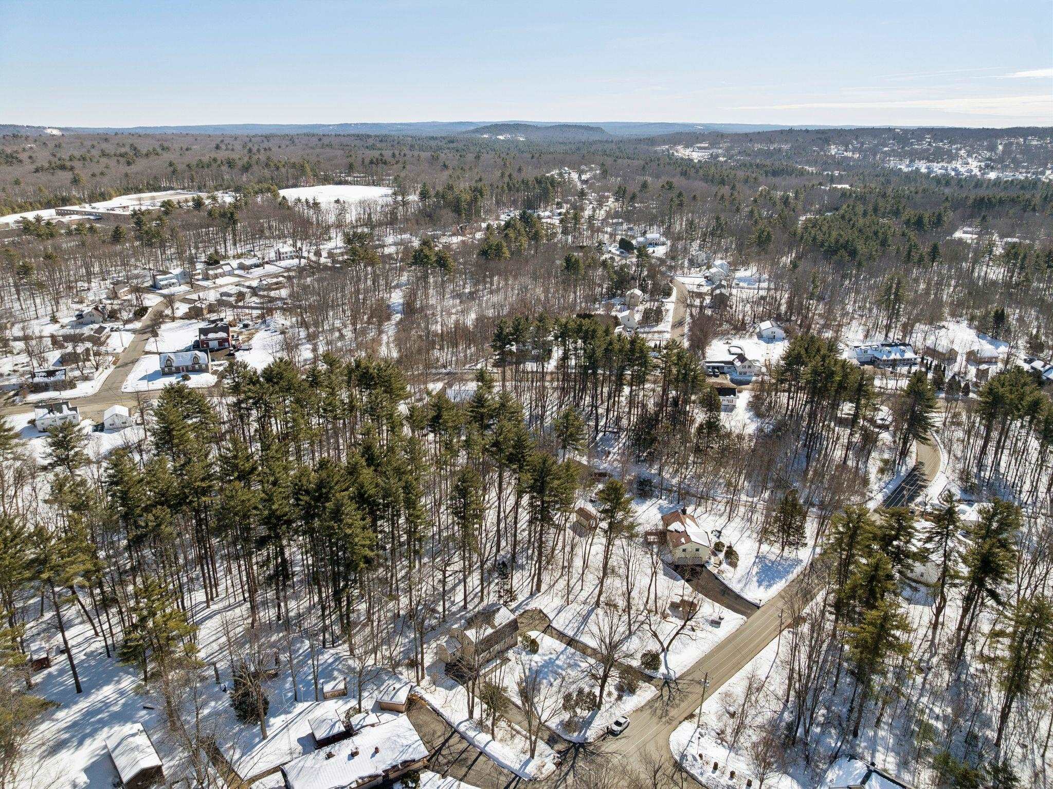 9 Berry Hill Rd, Hooksett, NH 03106