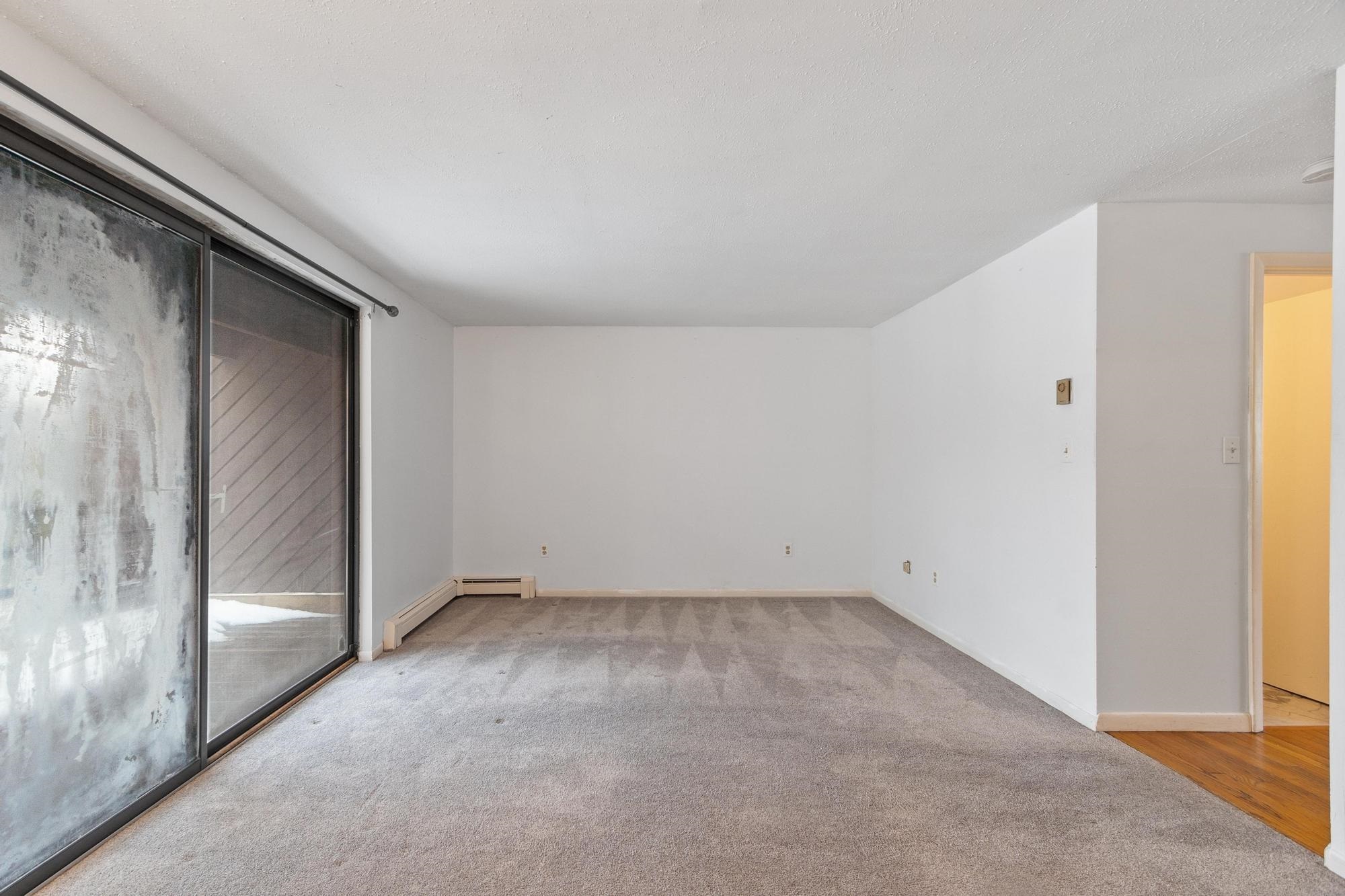 36 Silverton Dr, Nashua, NH 03062