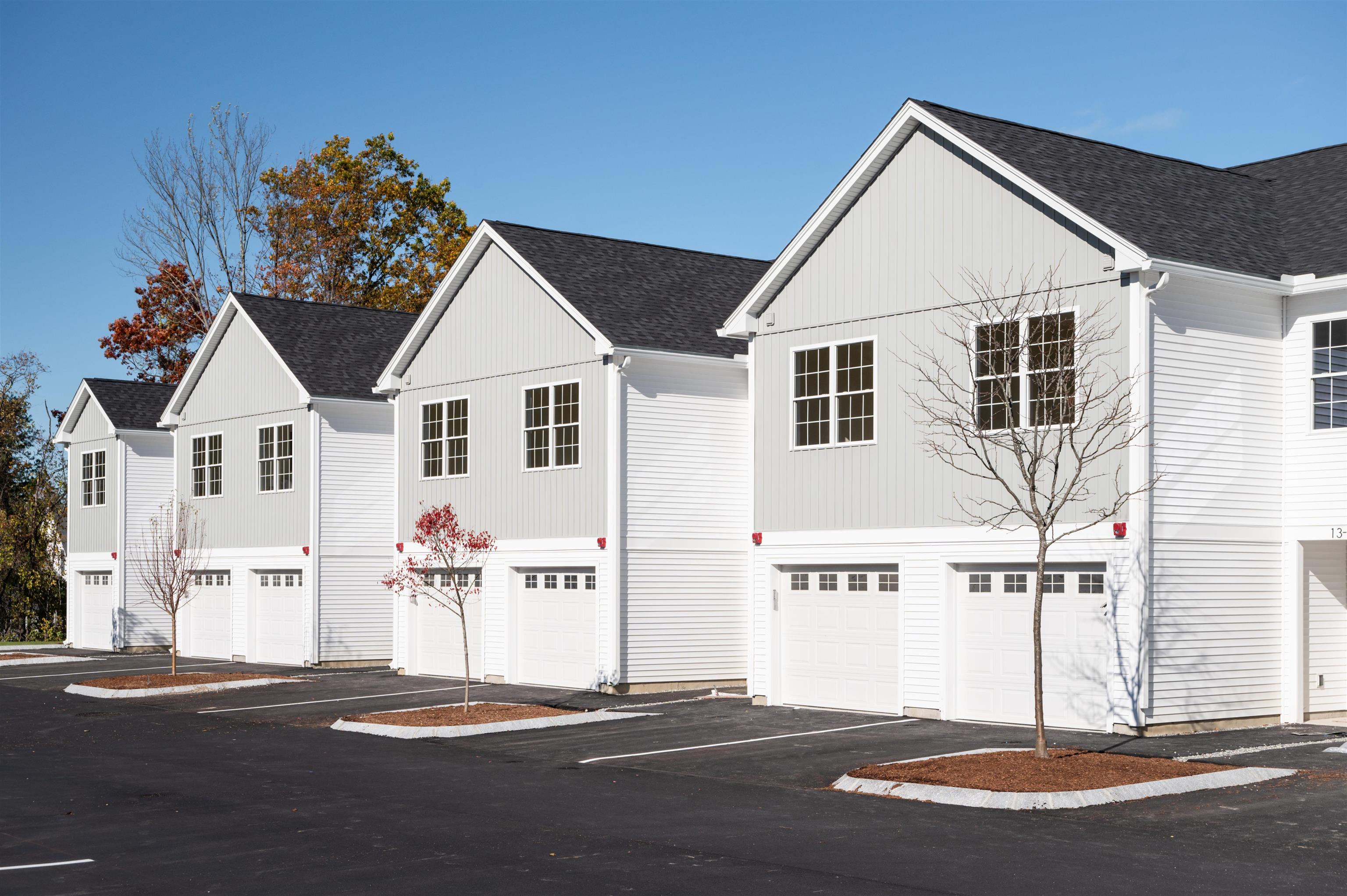 15 Suffolk Dr, Concord, NH 03303