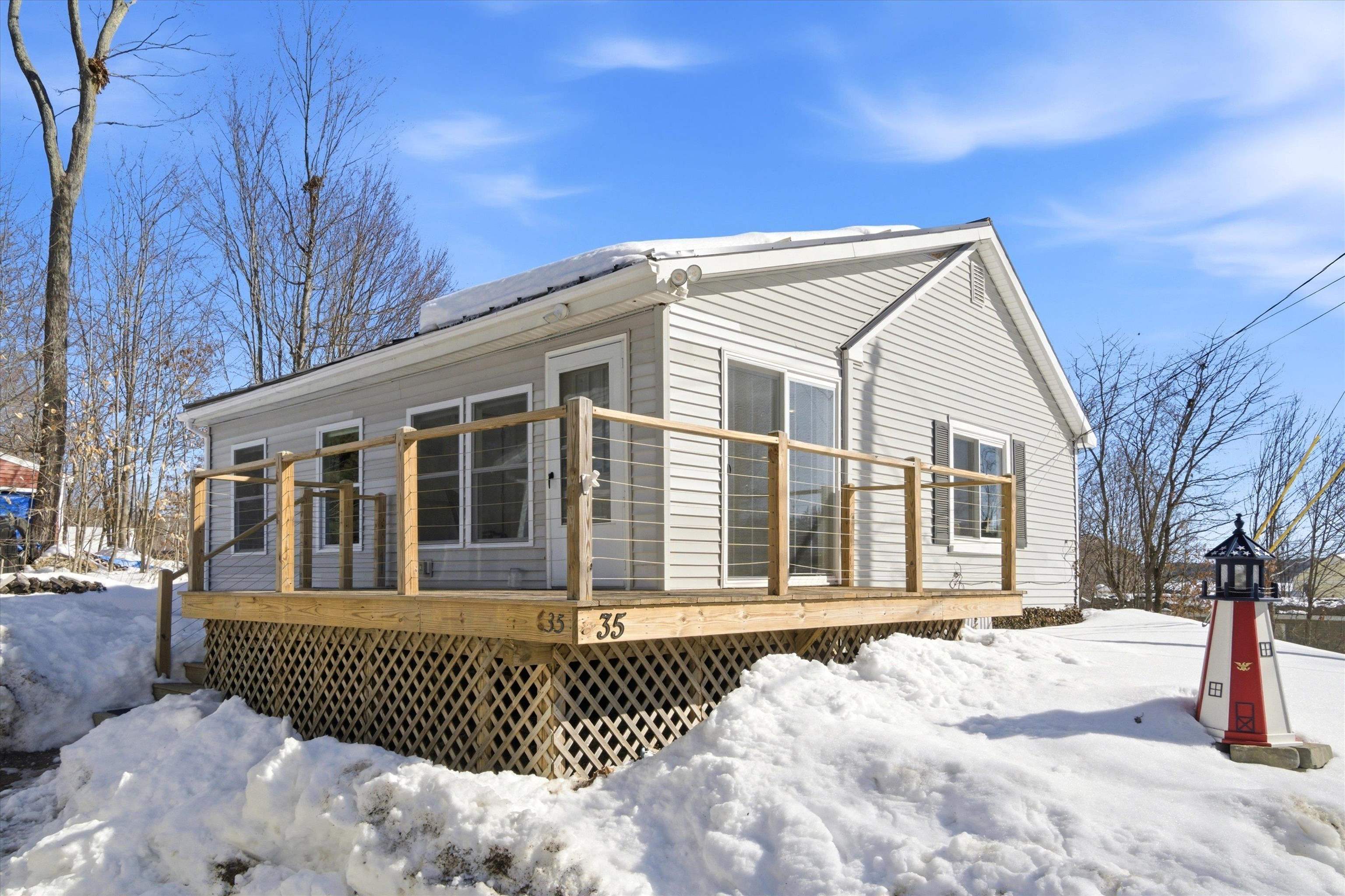 35 Lake Rd, Epsom, NH 03234