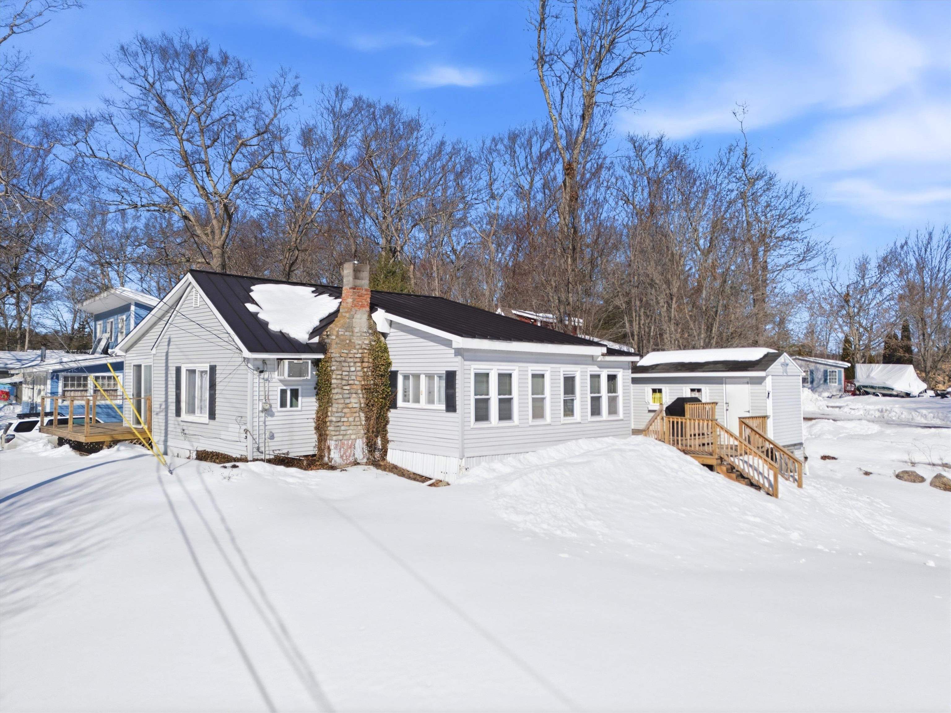 35 Lake Rd, Epsom, NH 03234