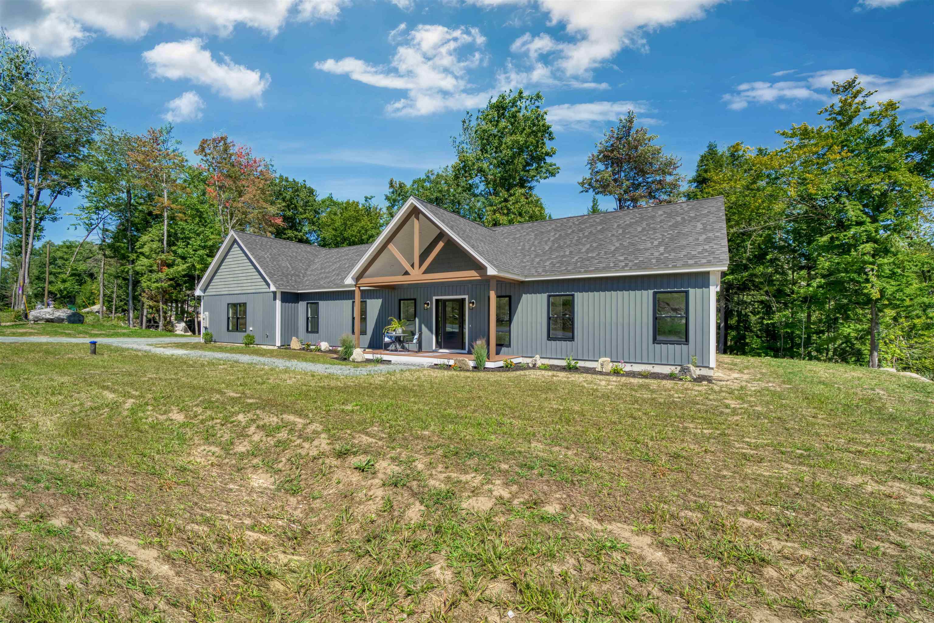 106-15 Fieldstone Ln, New London, NH 03257