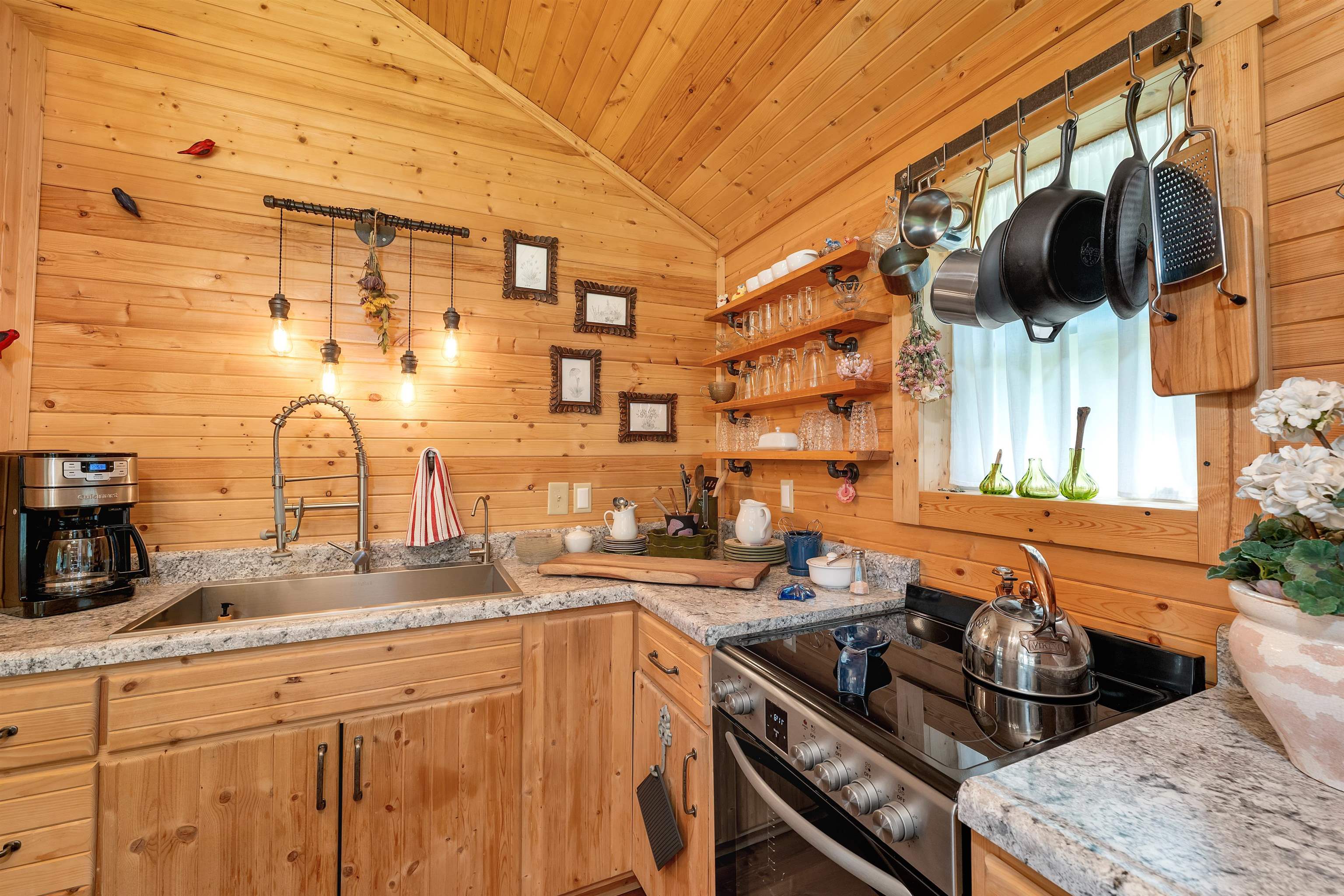 30 Knox Mountain Rd, Ossipee, NH 03814