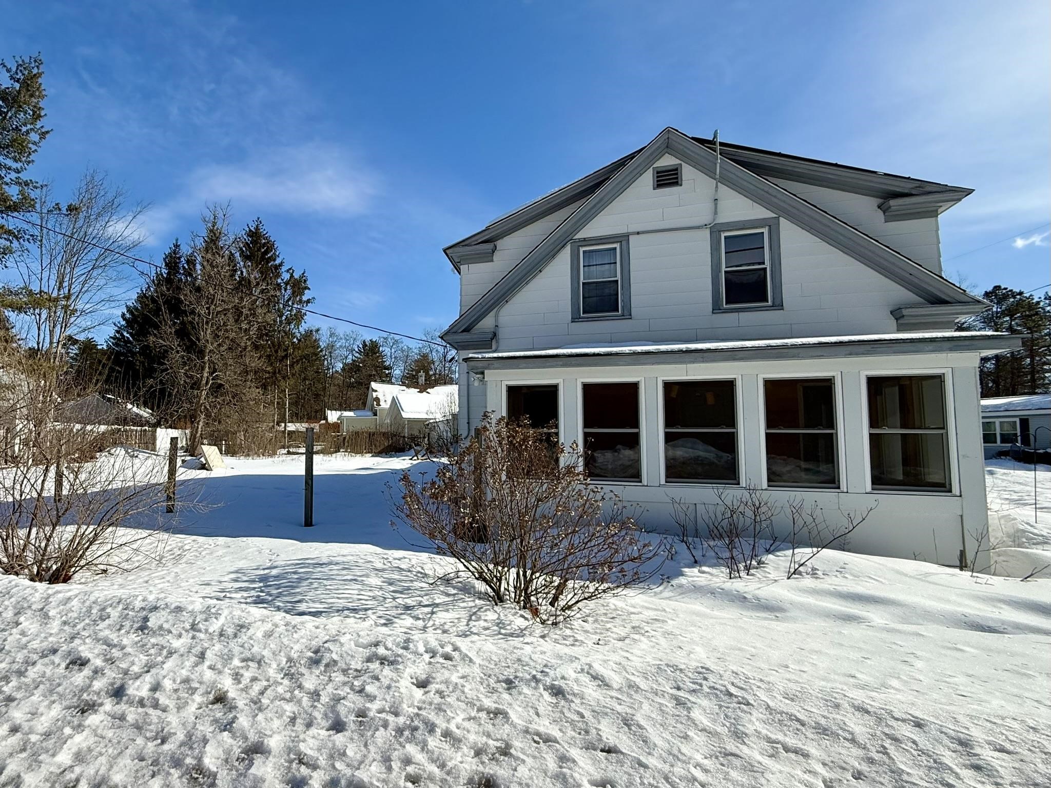 2 Hutchinson St, Franklin, NH 03235