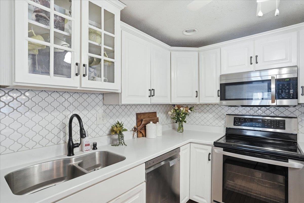 131 Indian Rock Rd, Merrimack, NH 03054