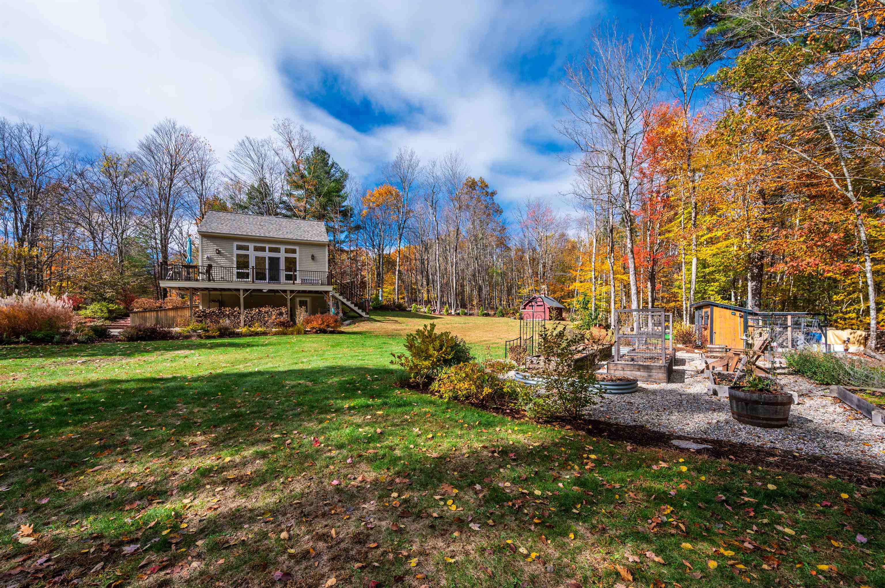 112 Apple Hill Rd, Sunapee, NH 03782