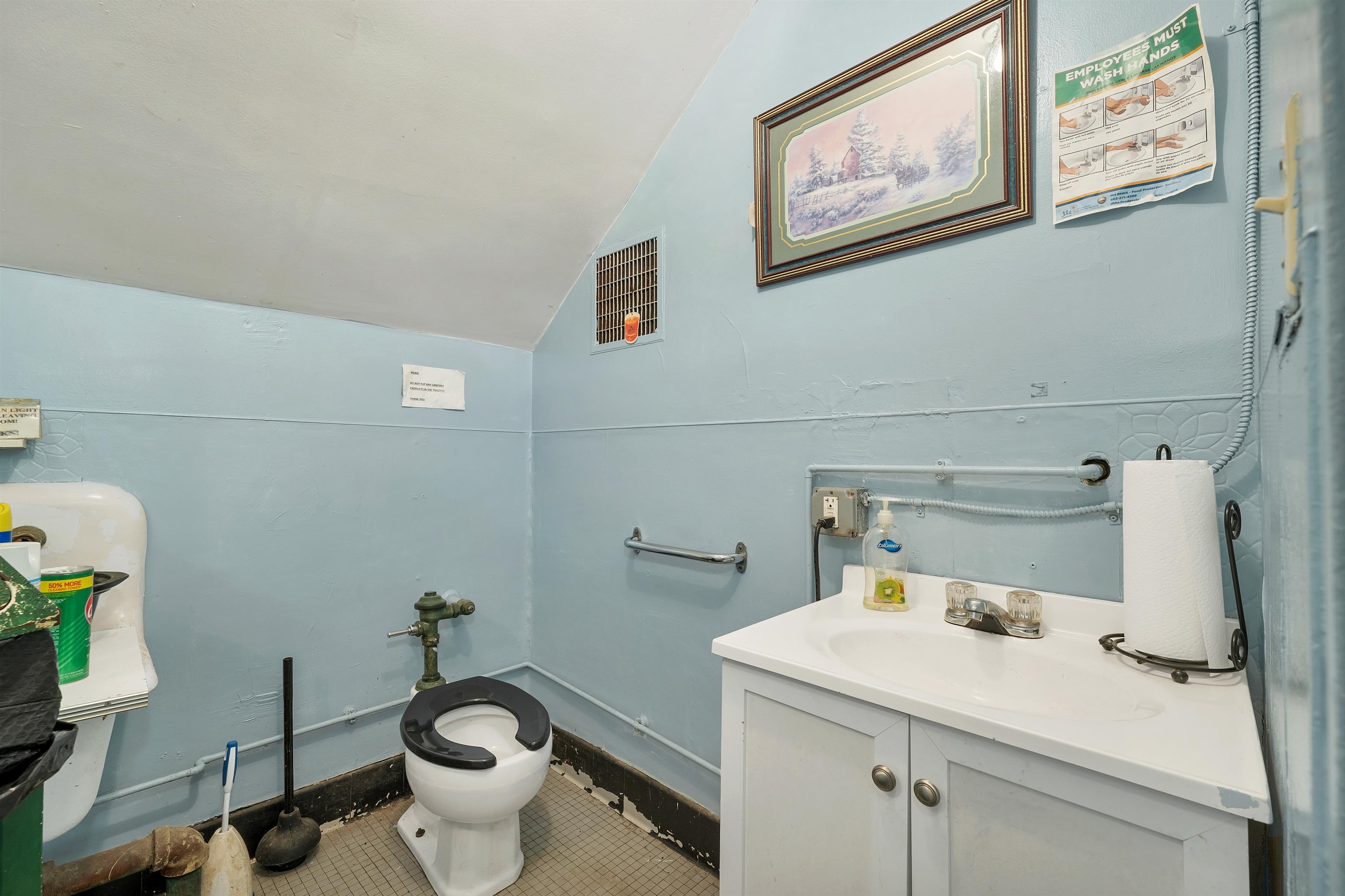 601 Main St, Laconia, NH 03246