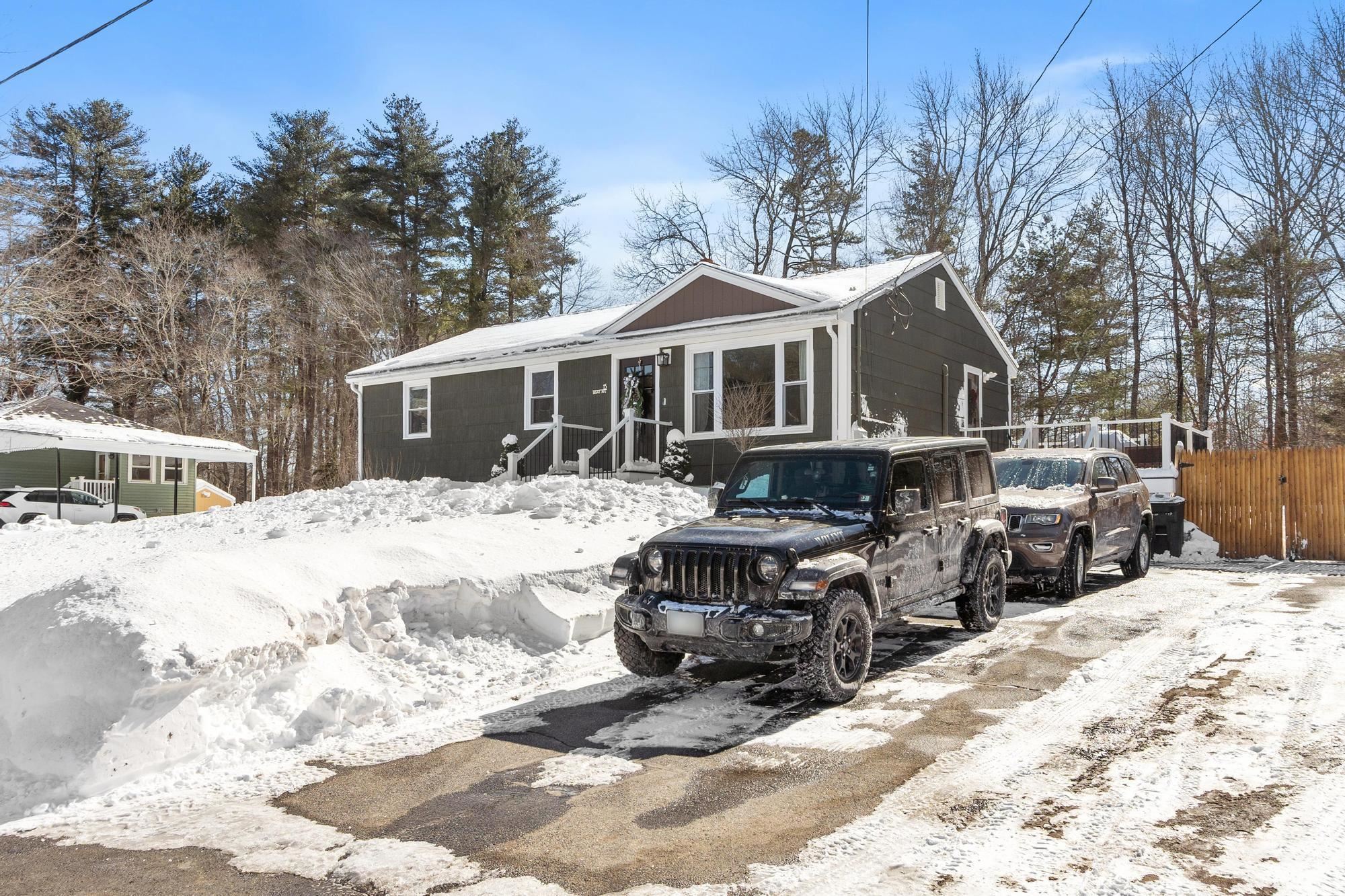 15 Briar Ave, Salem, NH 03079